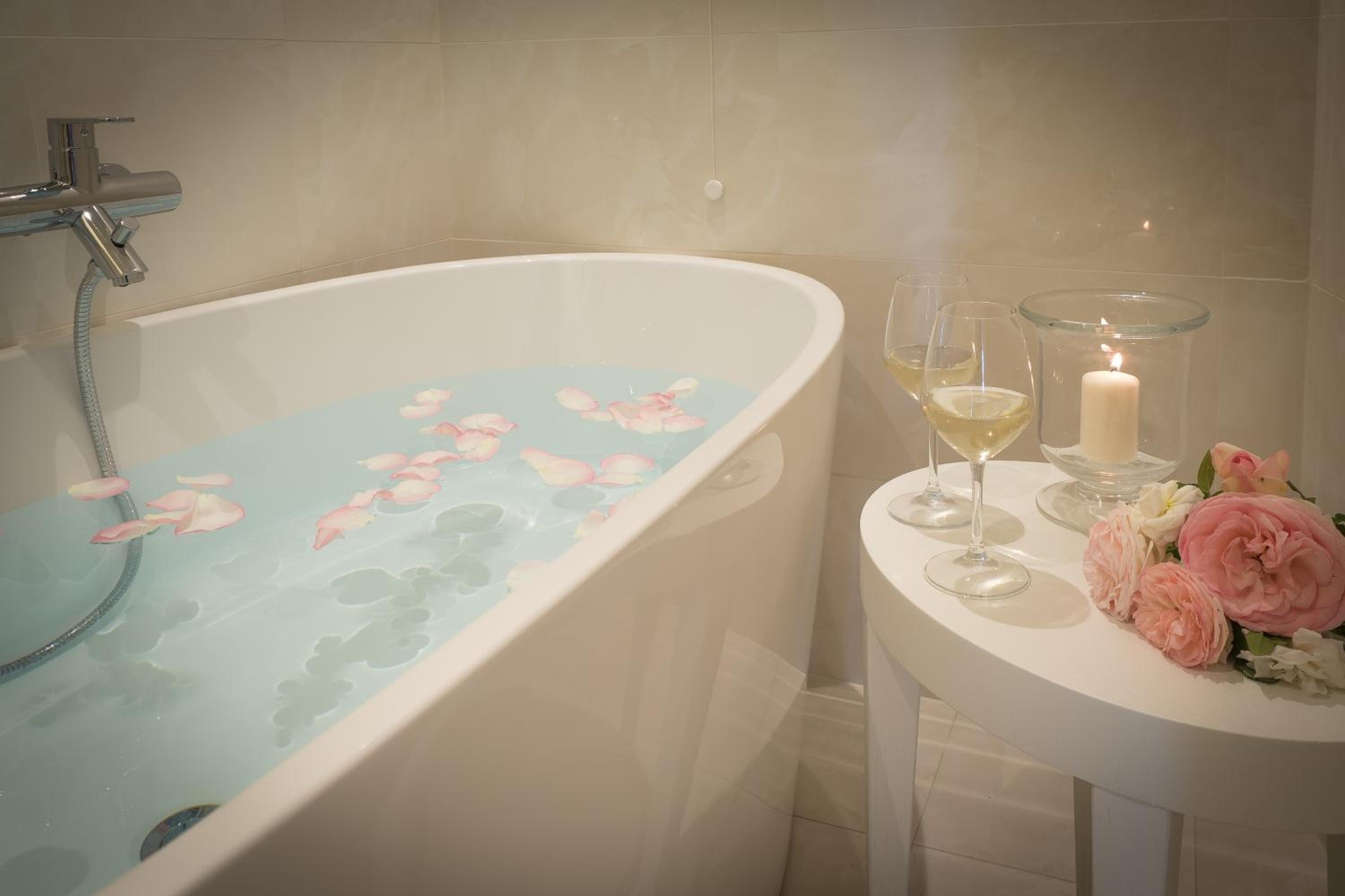 Deluxe Junior Suite - Photo 5