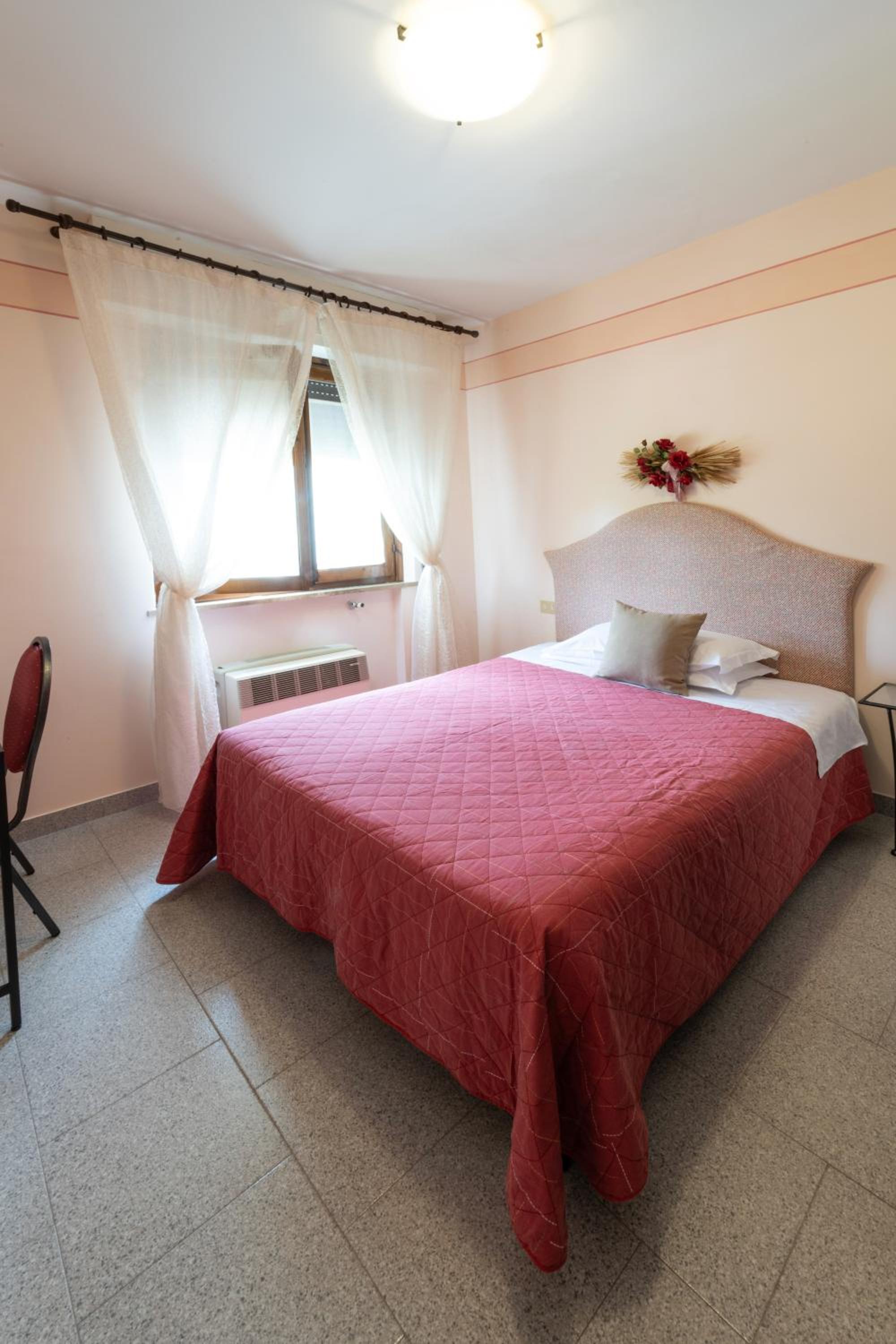 Single Room photo 2