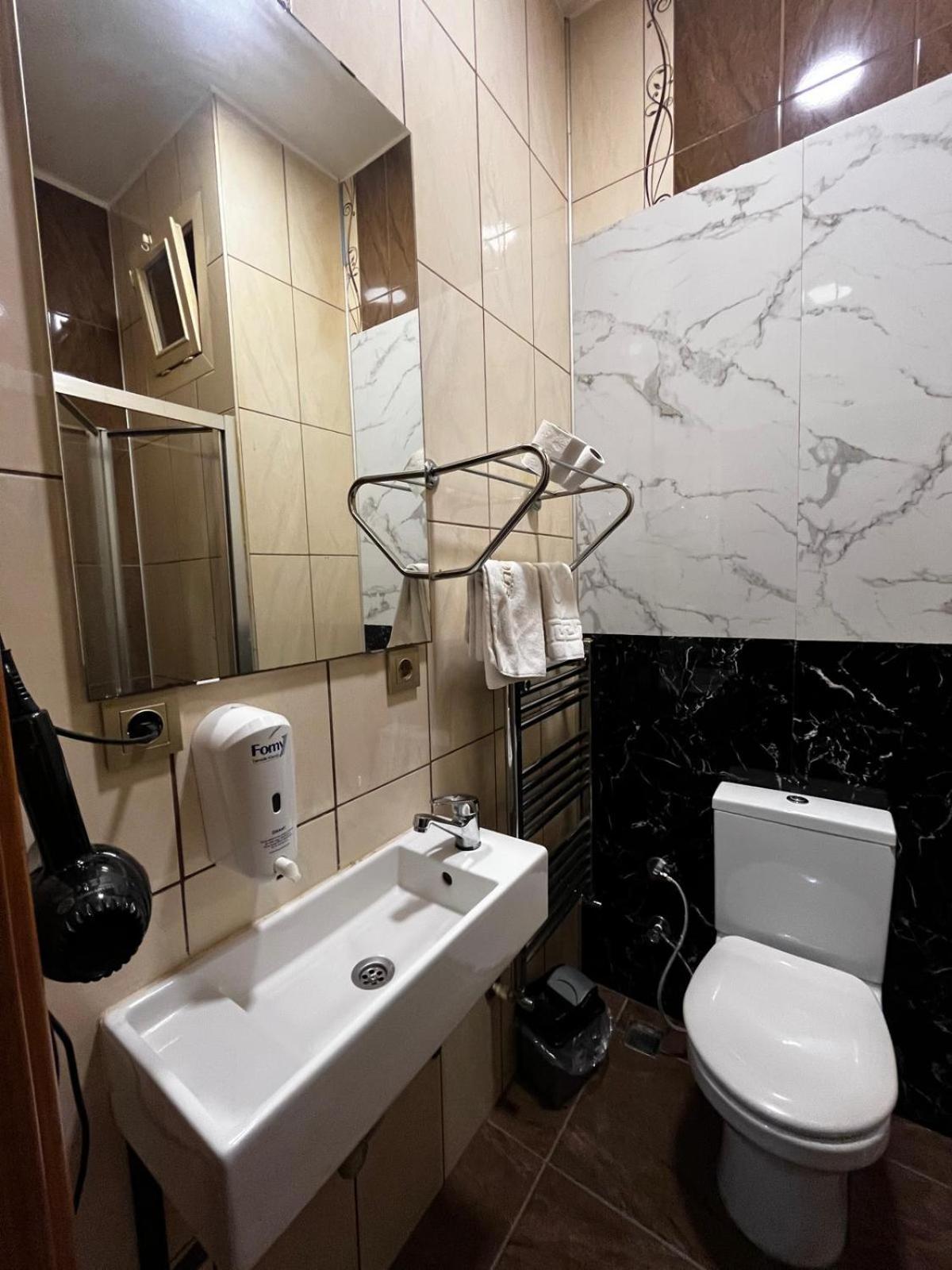 Budget Double Room photo 2