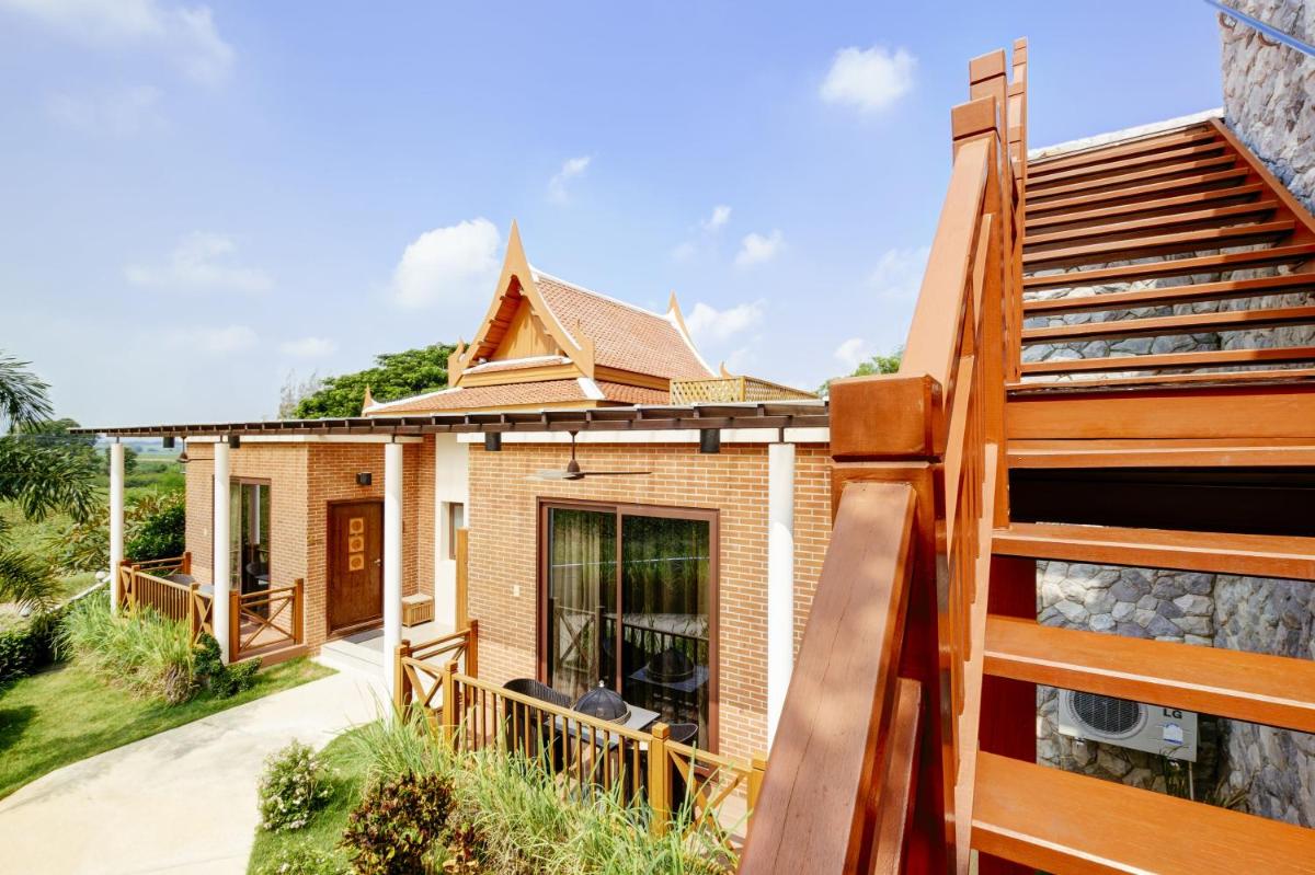 Superior Villa with Garden View photo 3