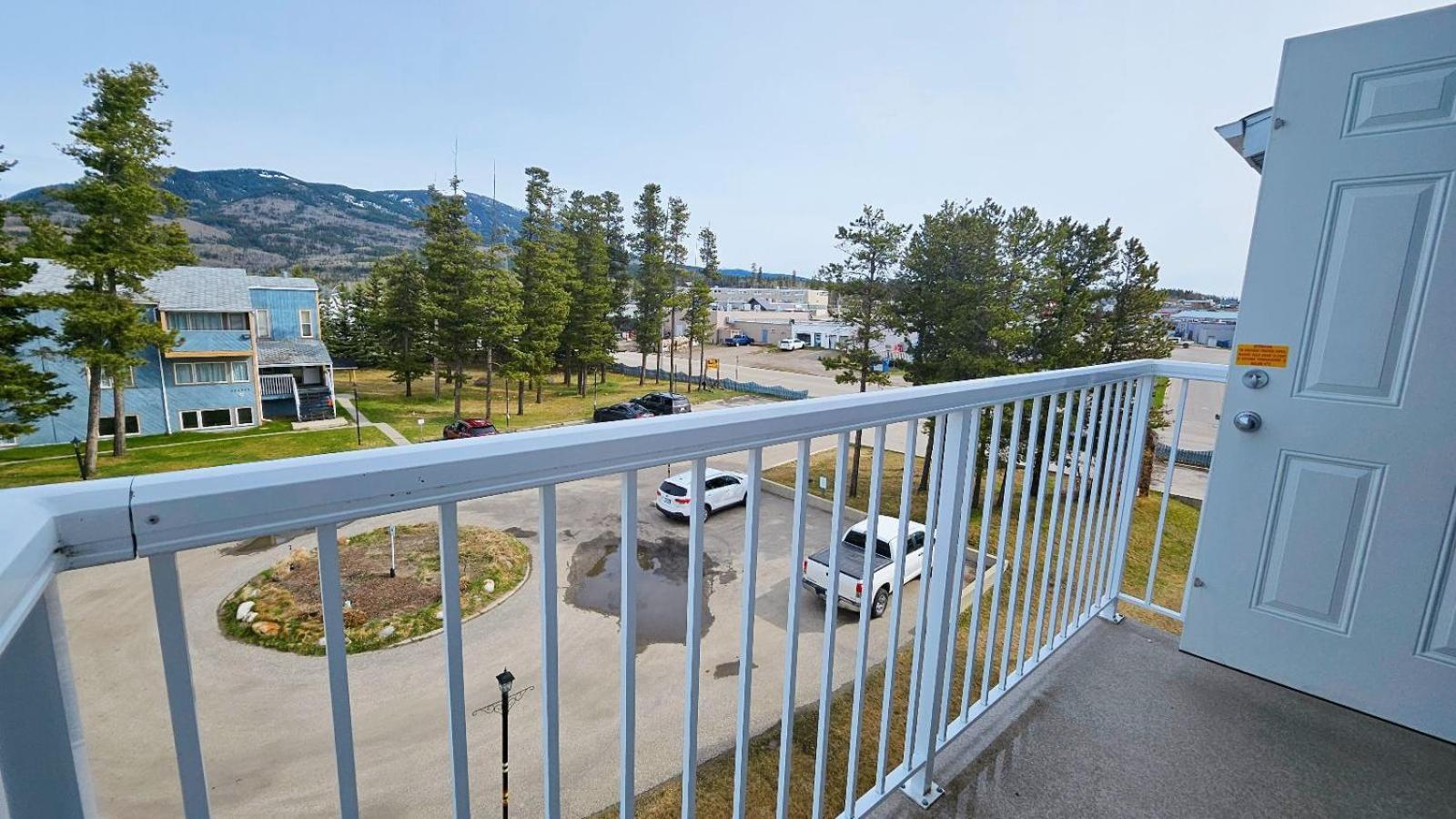 King Suite with Balcony photo 2