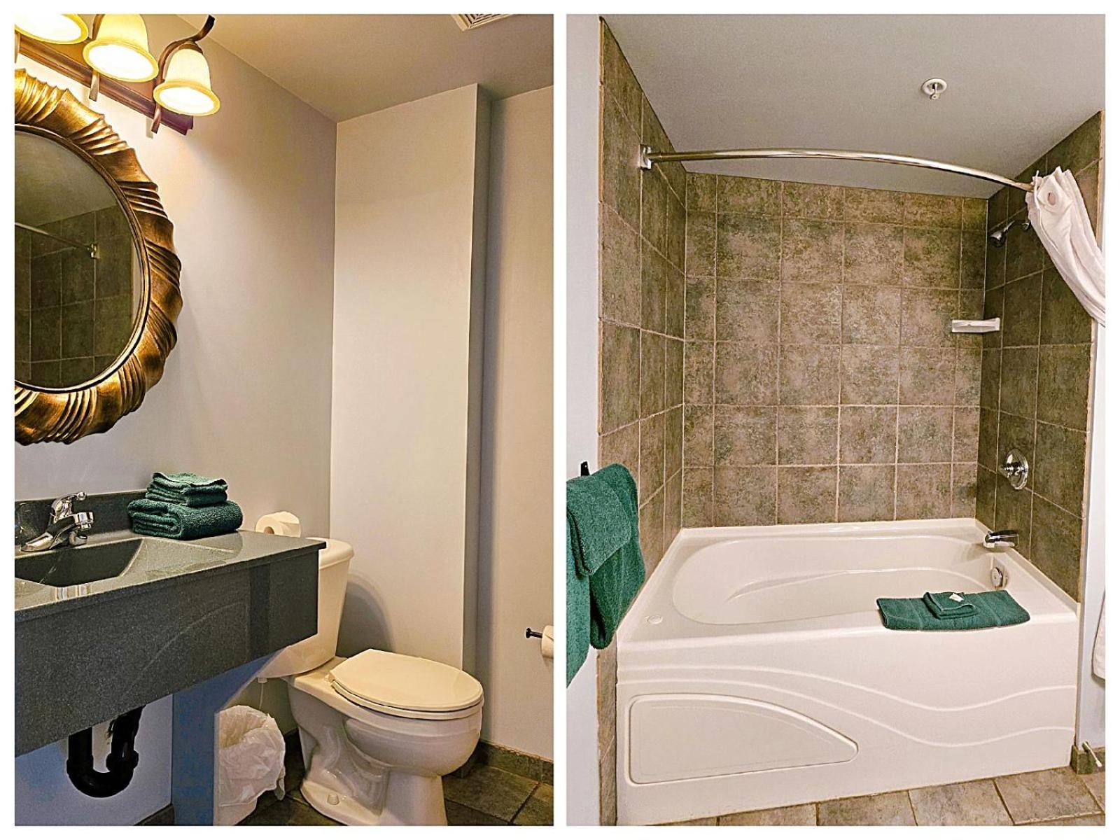 King Suite with Balcony photo 3