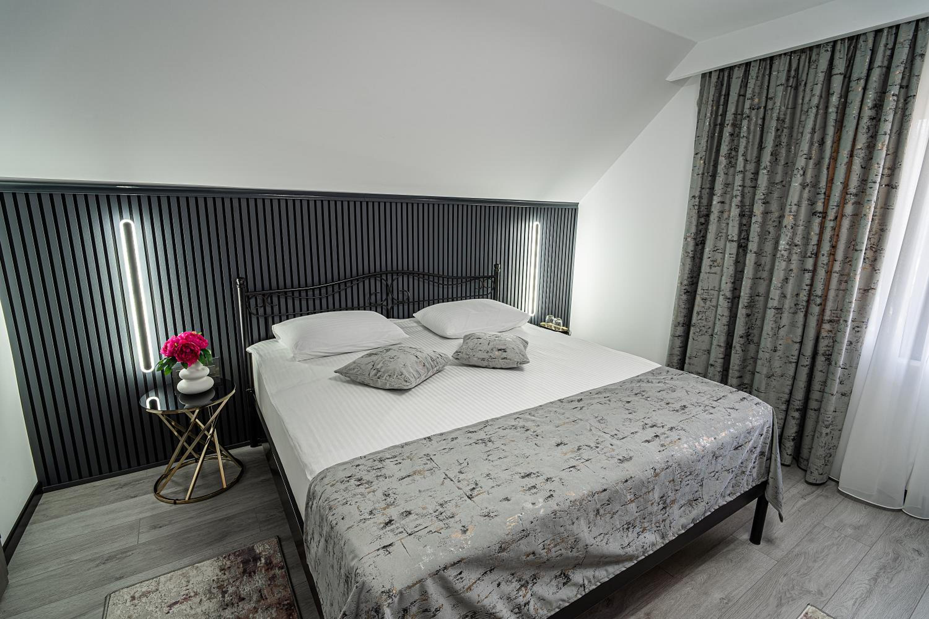 Deluxe Double Room photo 3