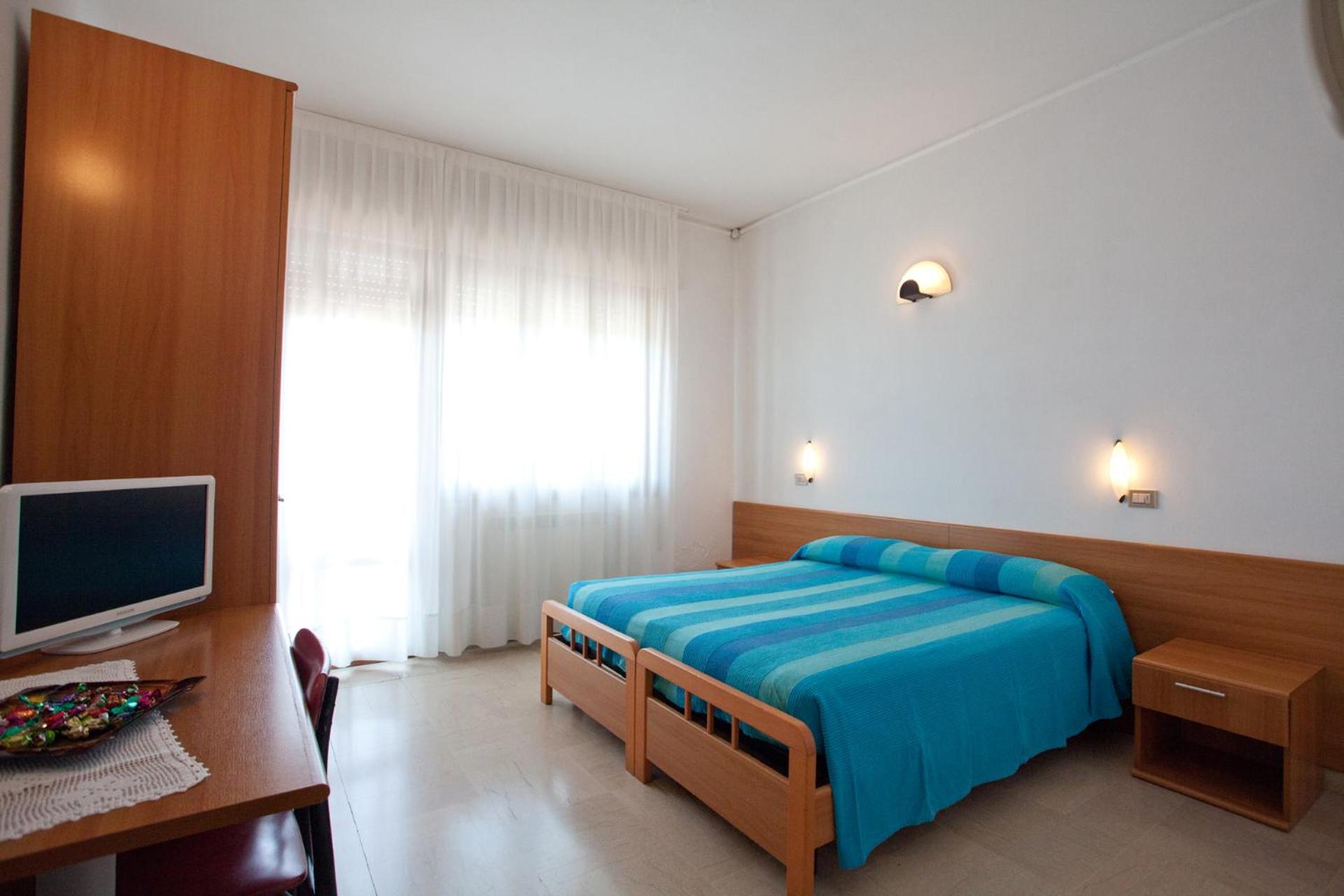 Double or Twin Room with Balcony and Sea View photo 1