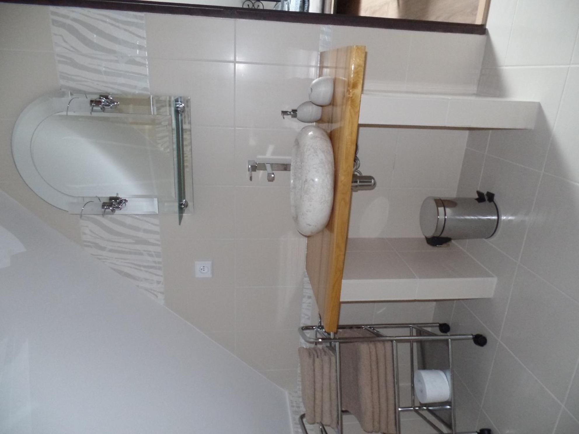 Triple Room with Private Bathroom photo 3