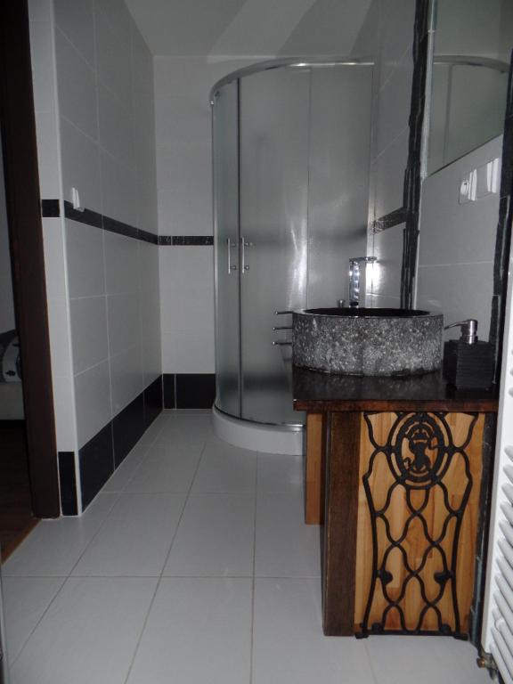 Triple Room with Private Bathroom photo 3