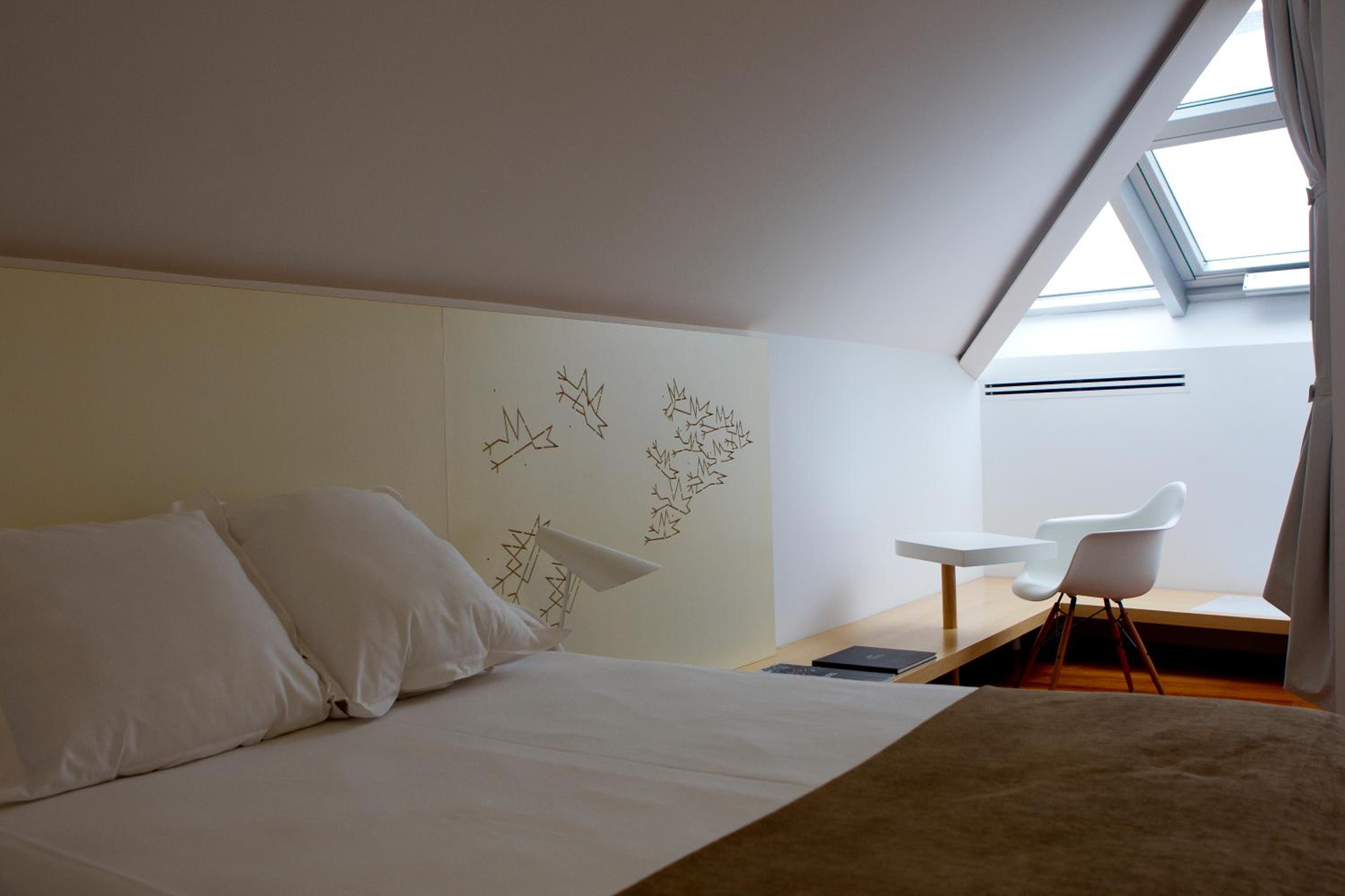 Double or Twin Room - Photo 4