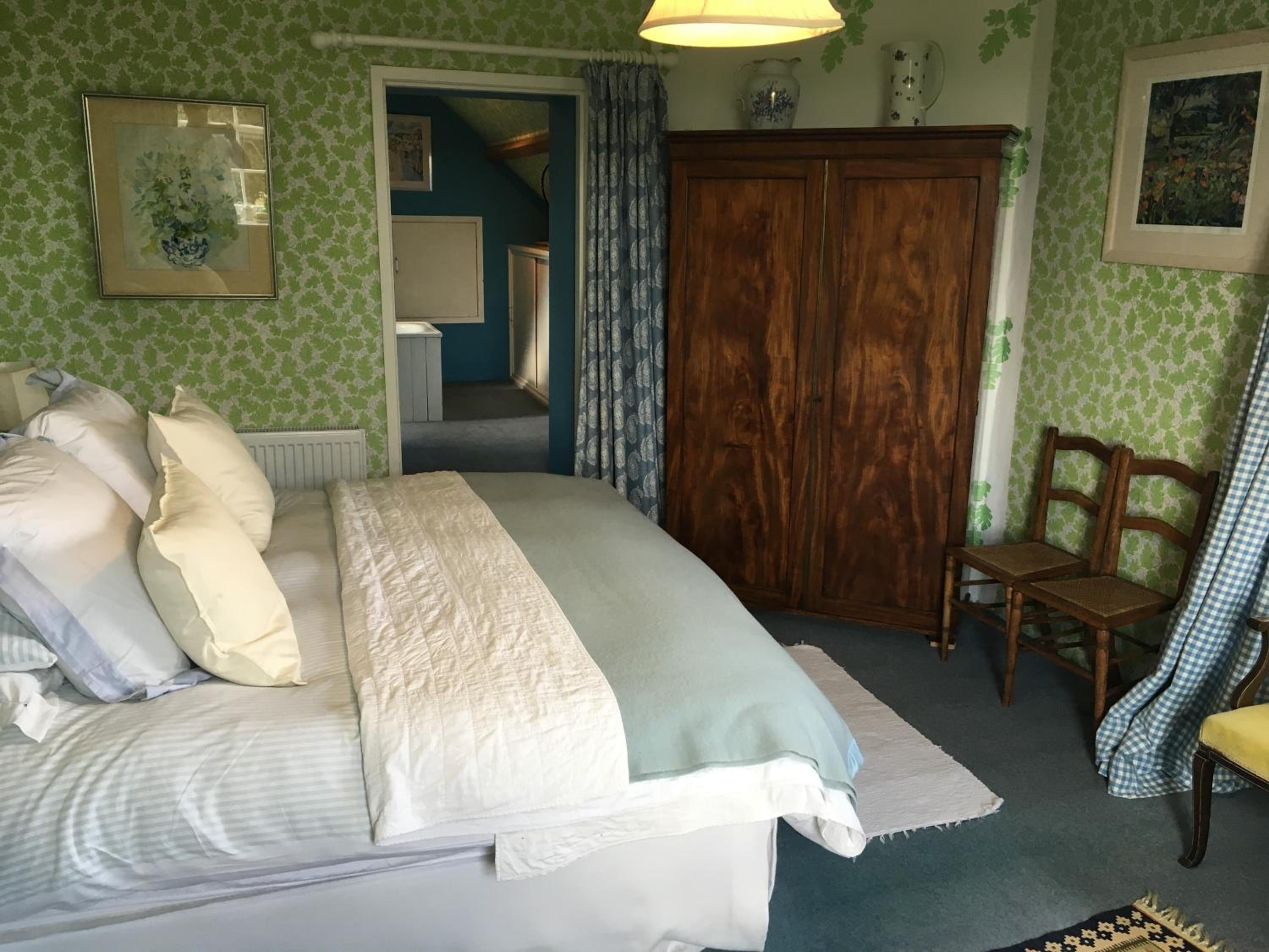 Deluxe Double Room with Bath photo 1