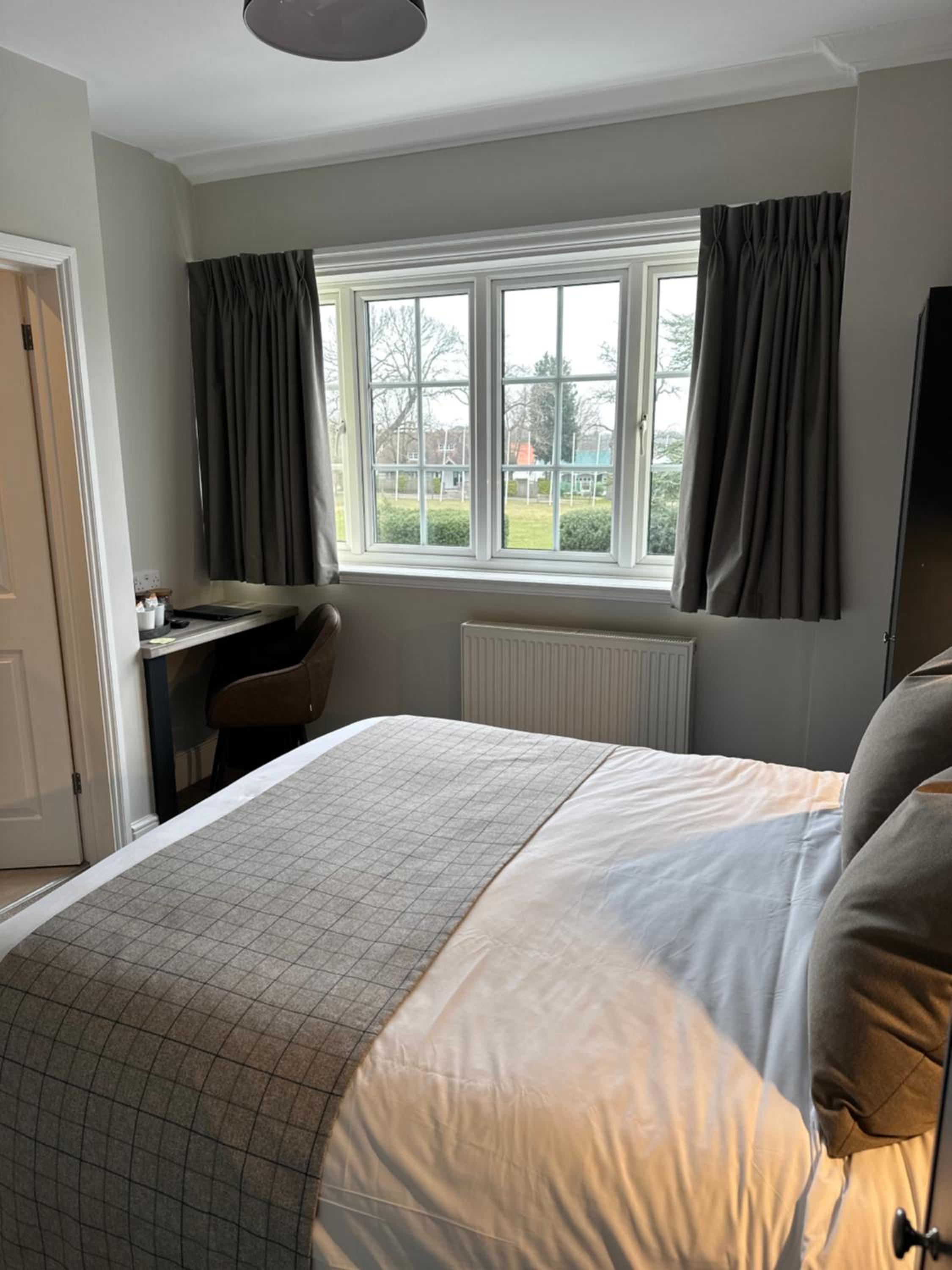 Deluxe King Room photo 3