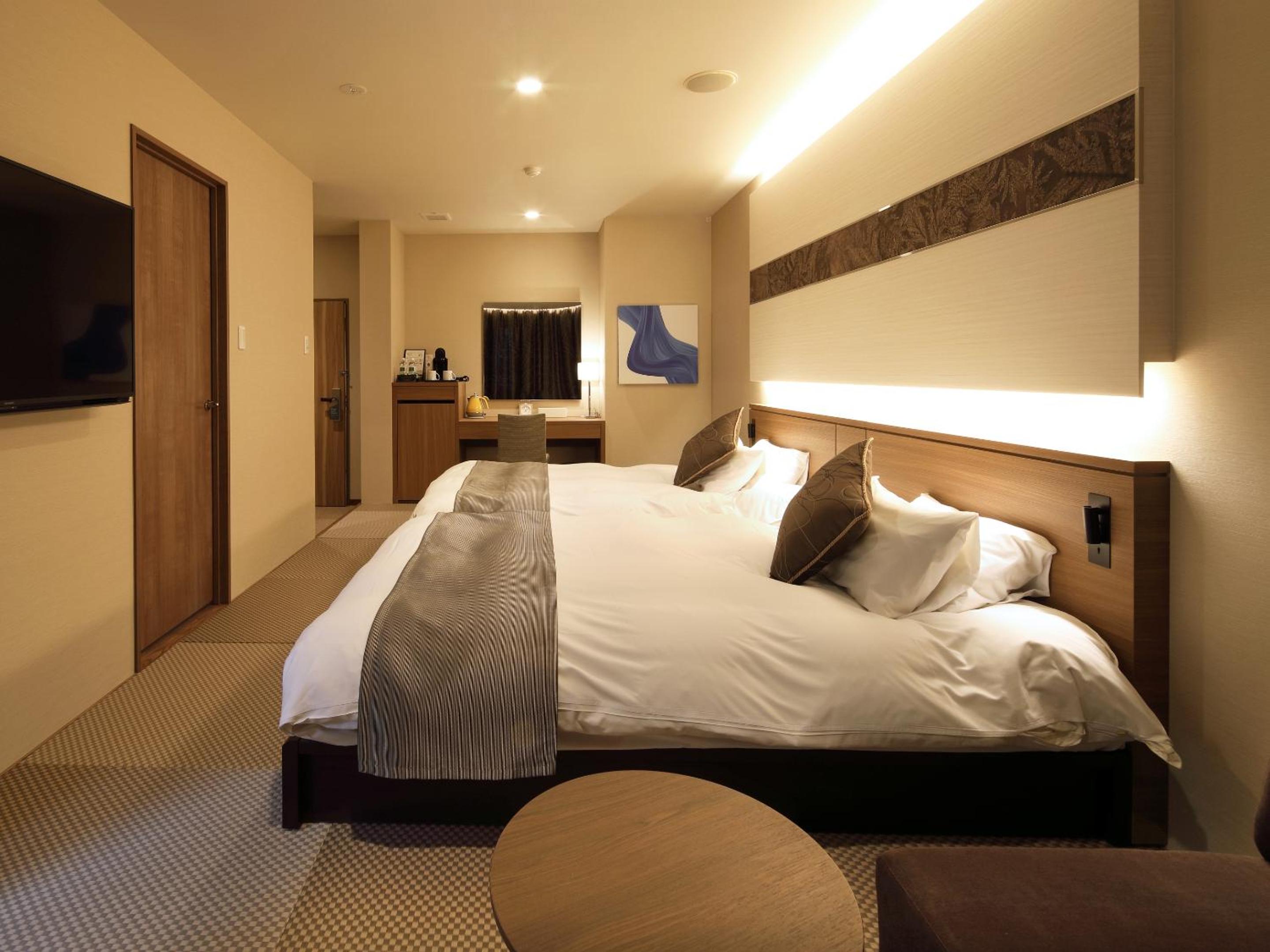 Twin Room with Private Bathroom