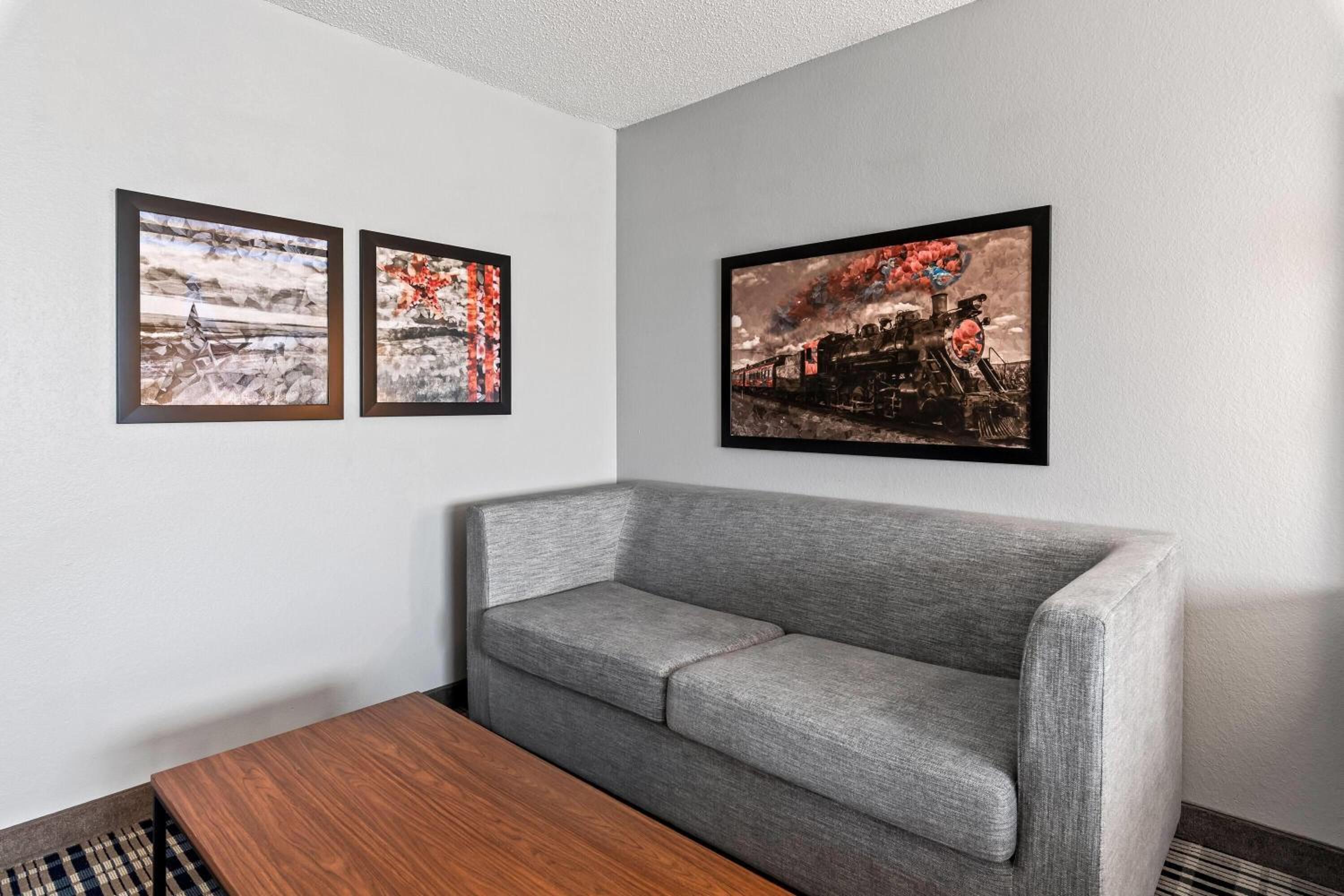 King Studio Suite - Non-Smoking photo 1