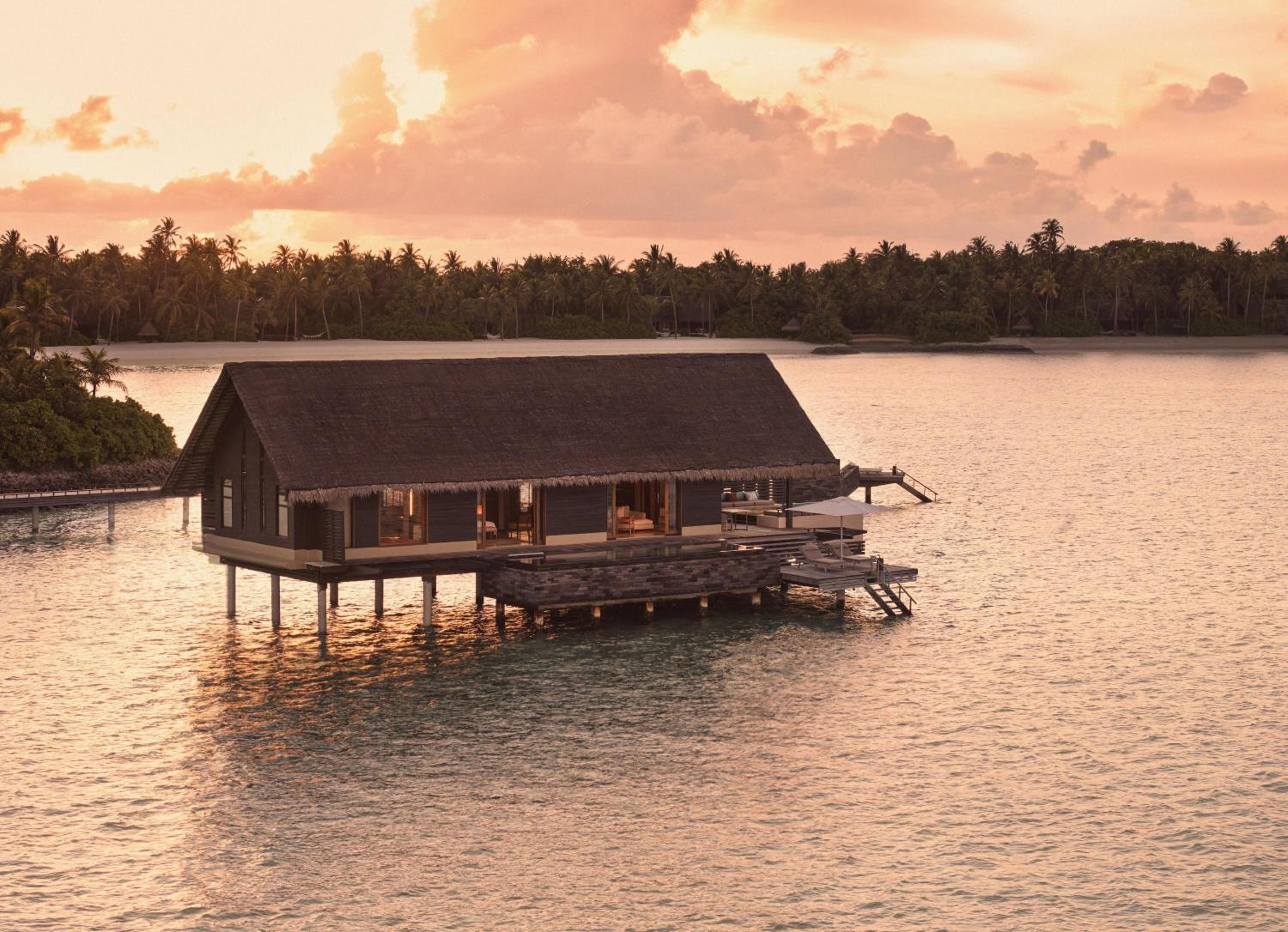Grand Water Villa With Pool