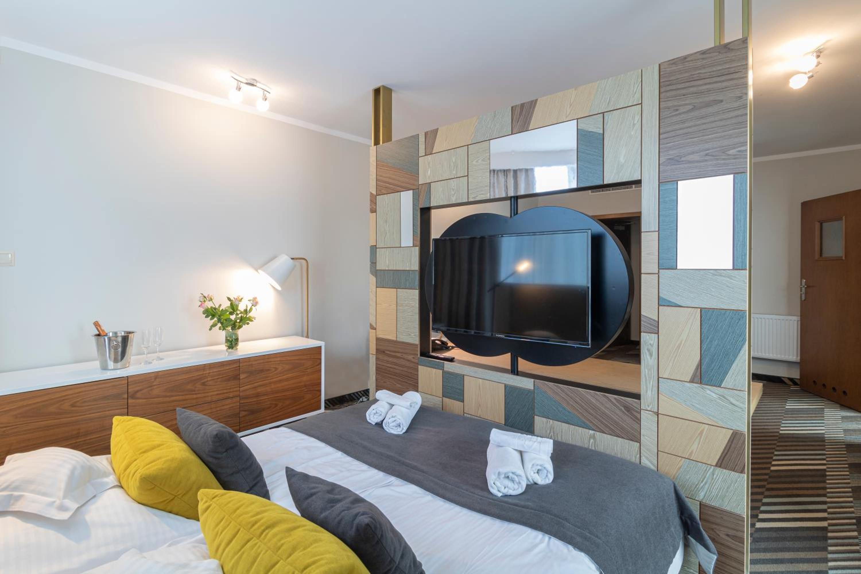 Suite Apartment - Photo 1