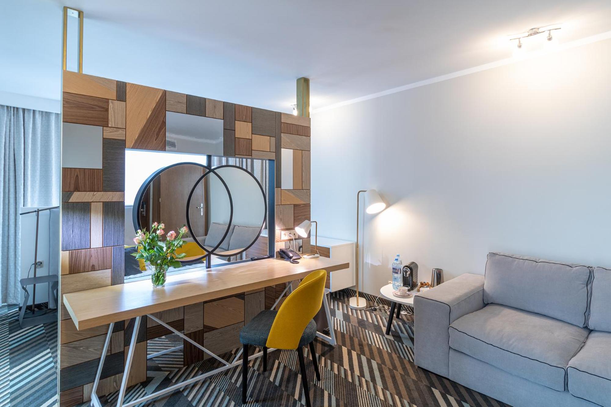 Suite Apartment - Photo 2