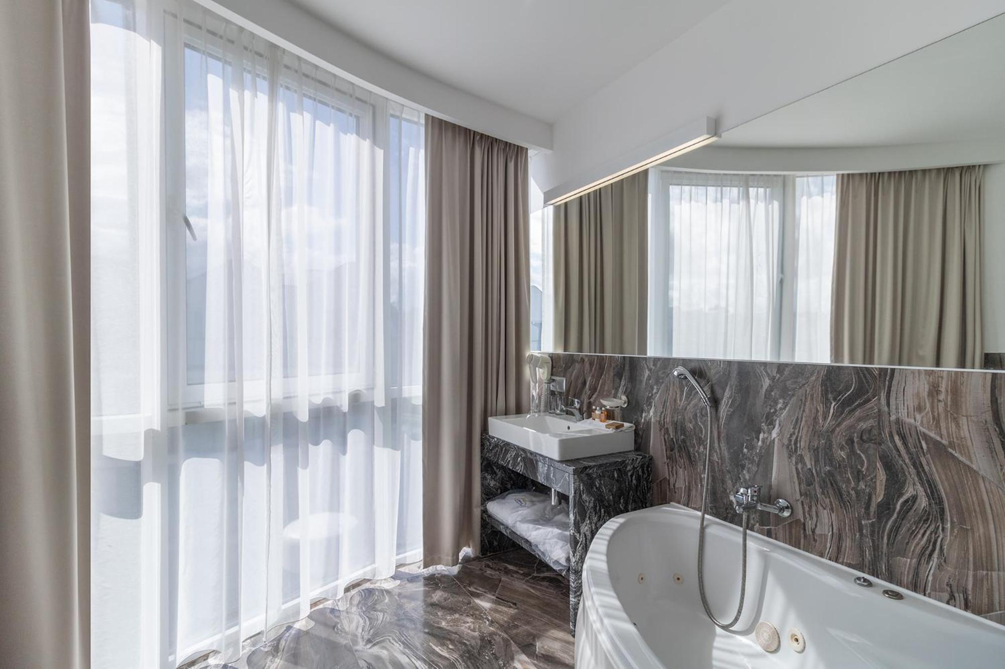 Suite Apartment - Photo 6