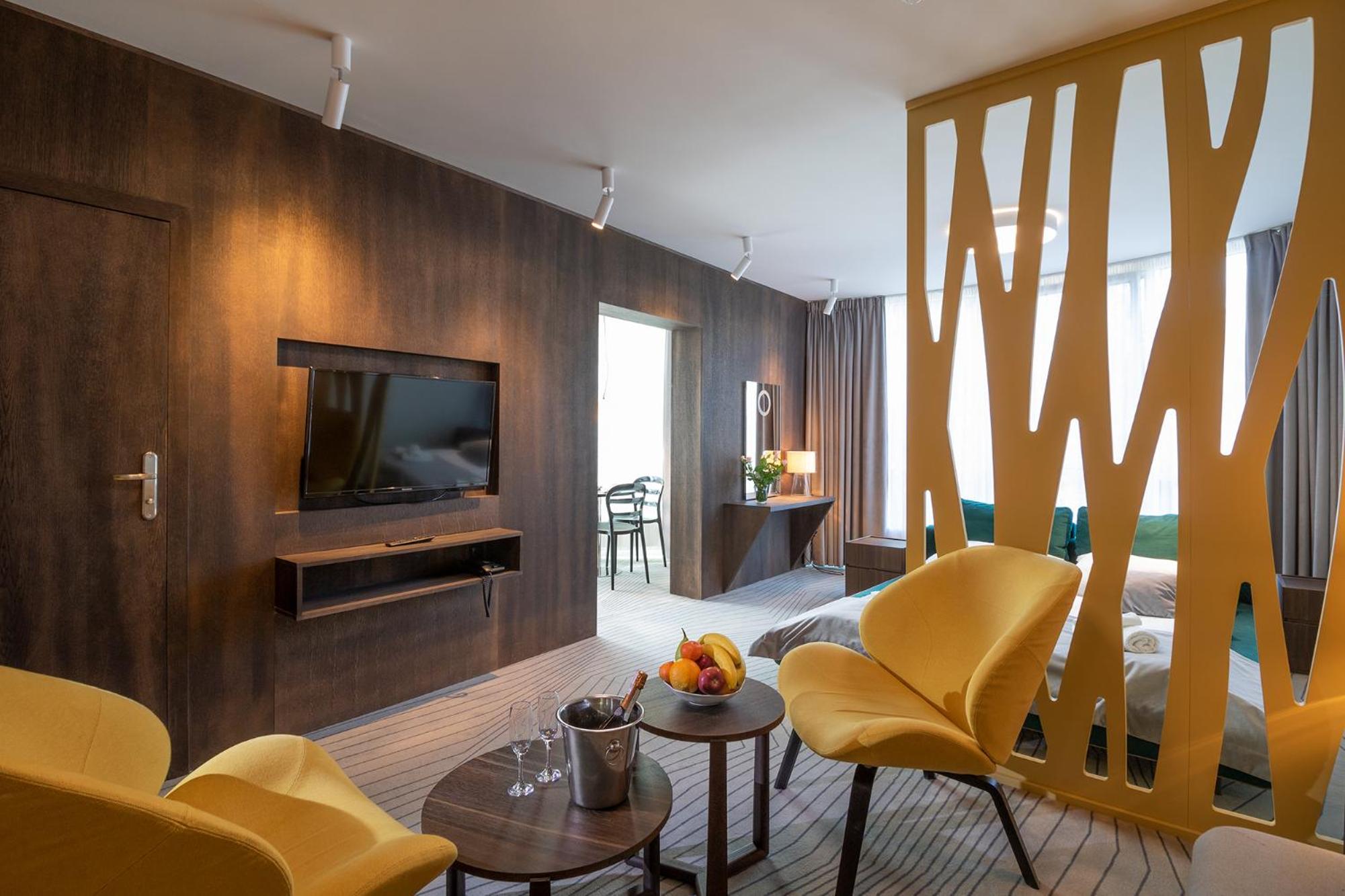 Suite Apartment - Photo 7