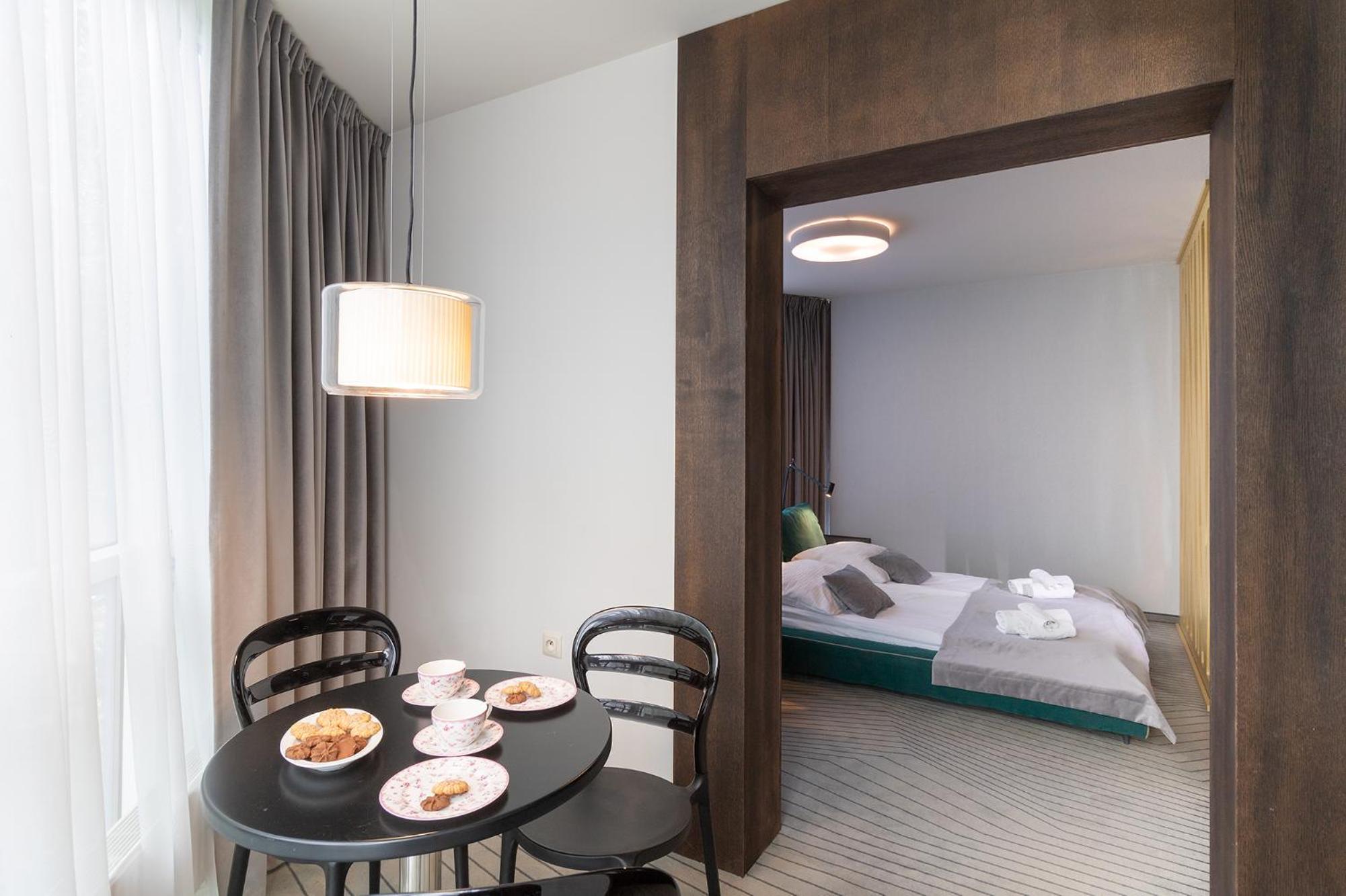Suite Apartment - Photo 8