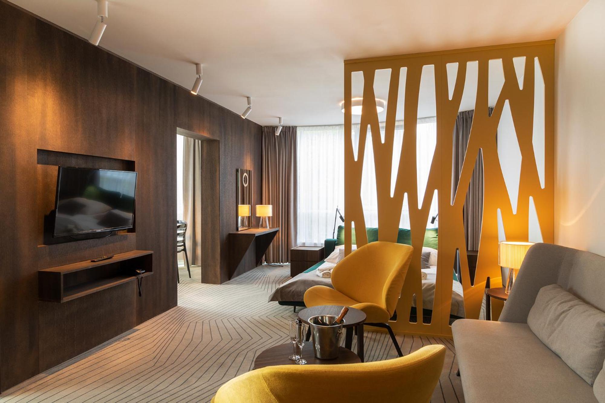 Suite Apartment - Photo 11