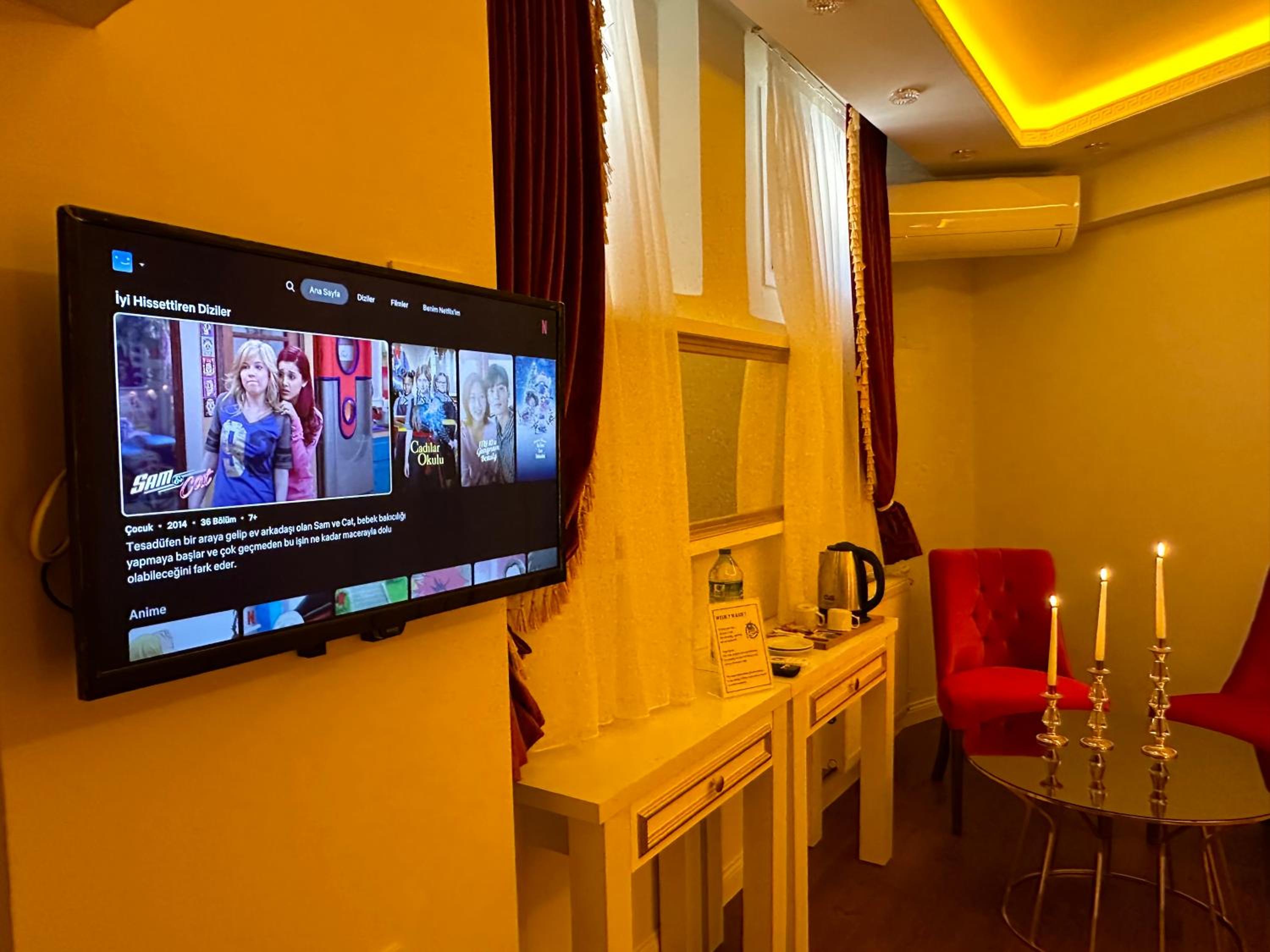 Deluxe Triple Room with Sea View thumbnail 6