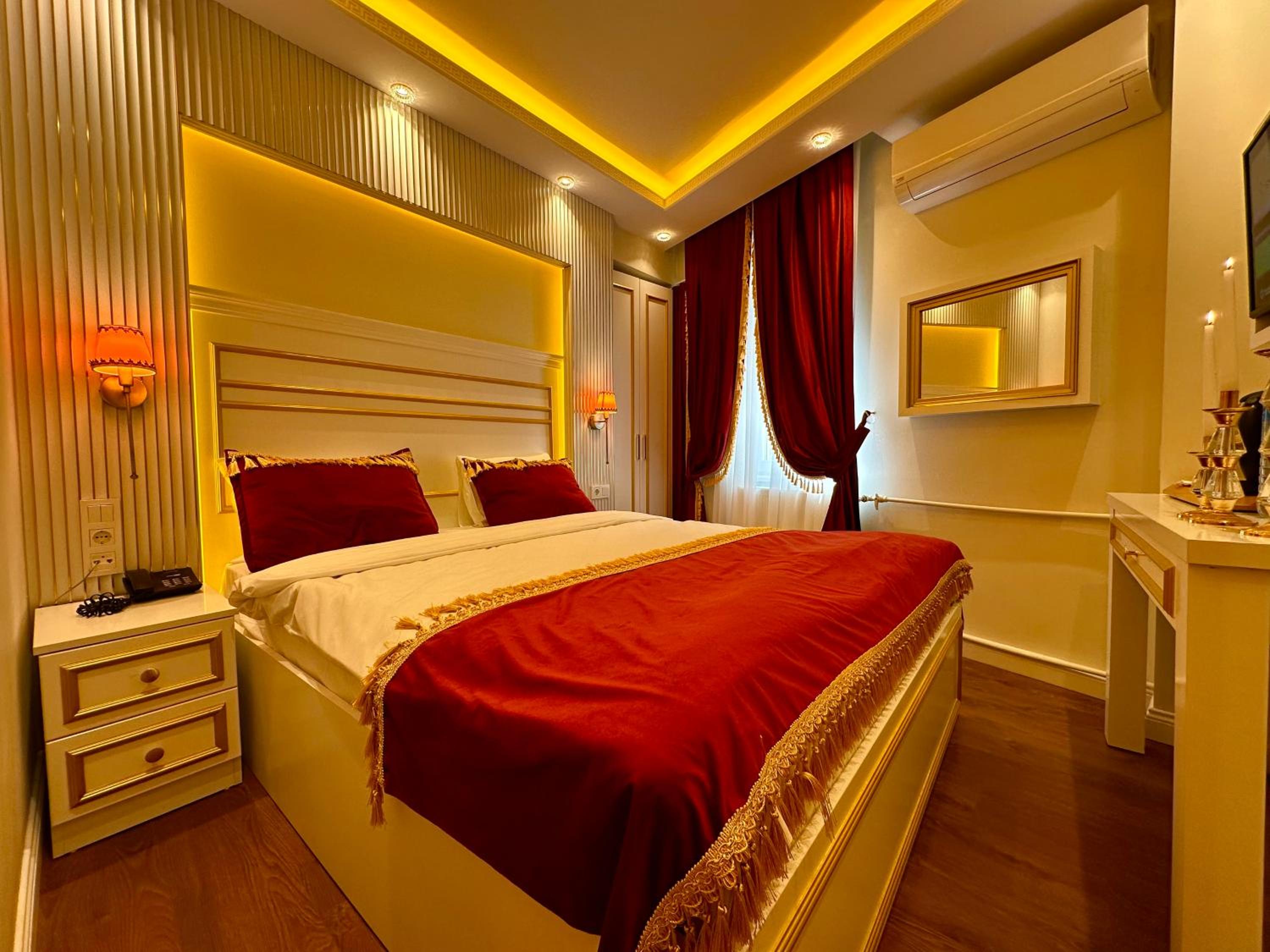 Basement Double Room thumbnail 5