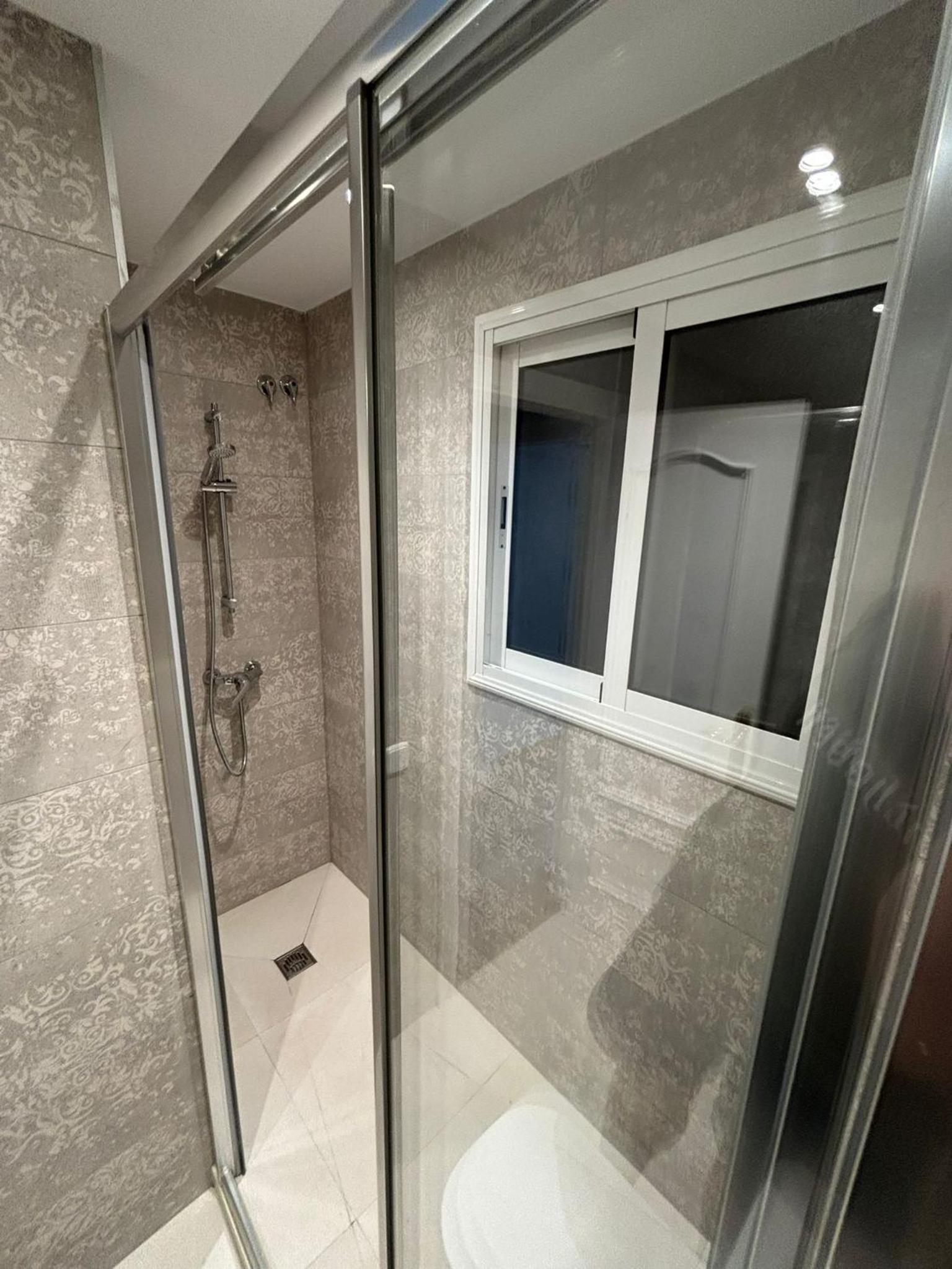 Two-Bedroom Apartment with Balcony and Sea View photo 2