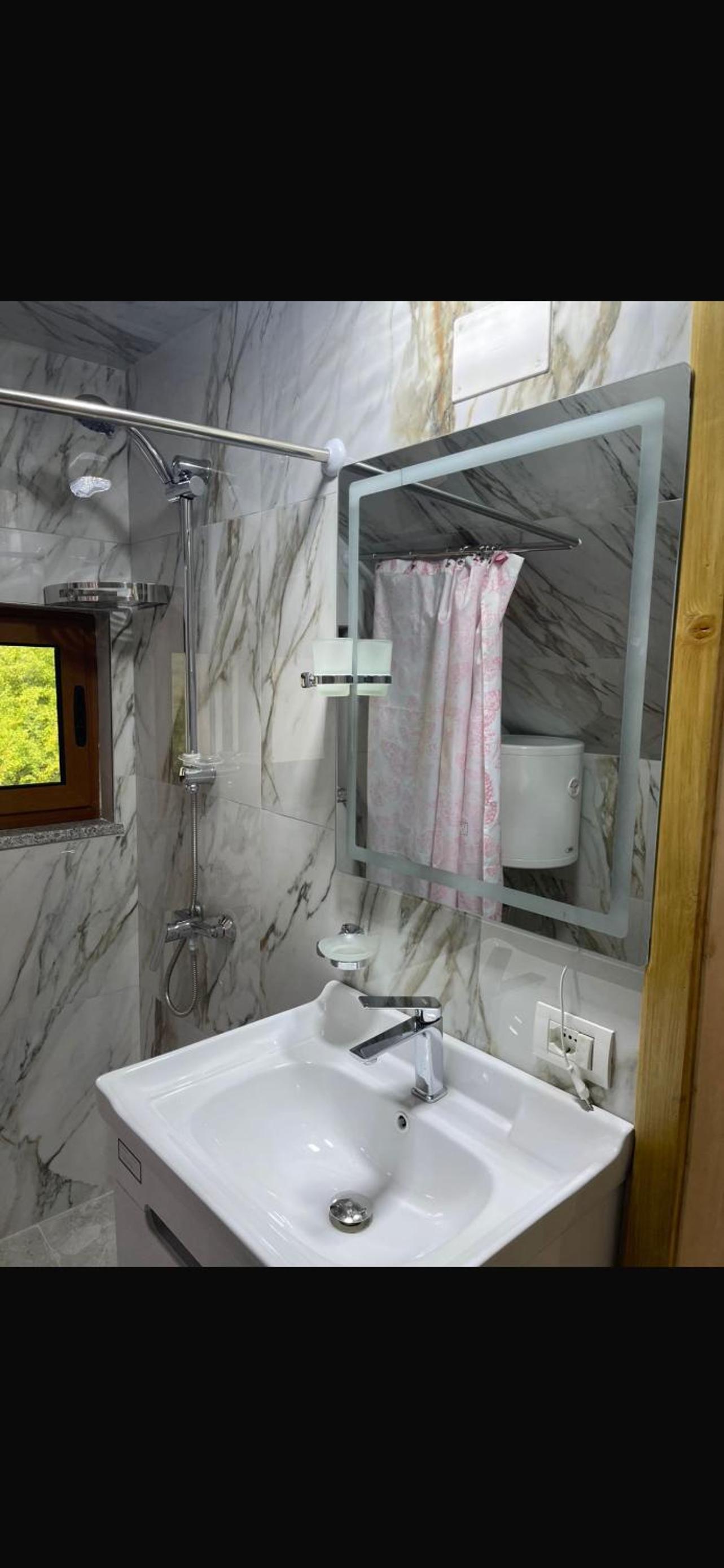 Deluxe Double Room with Balcony photo 3