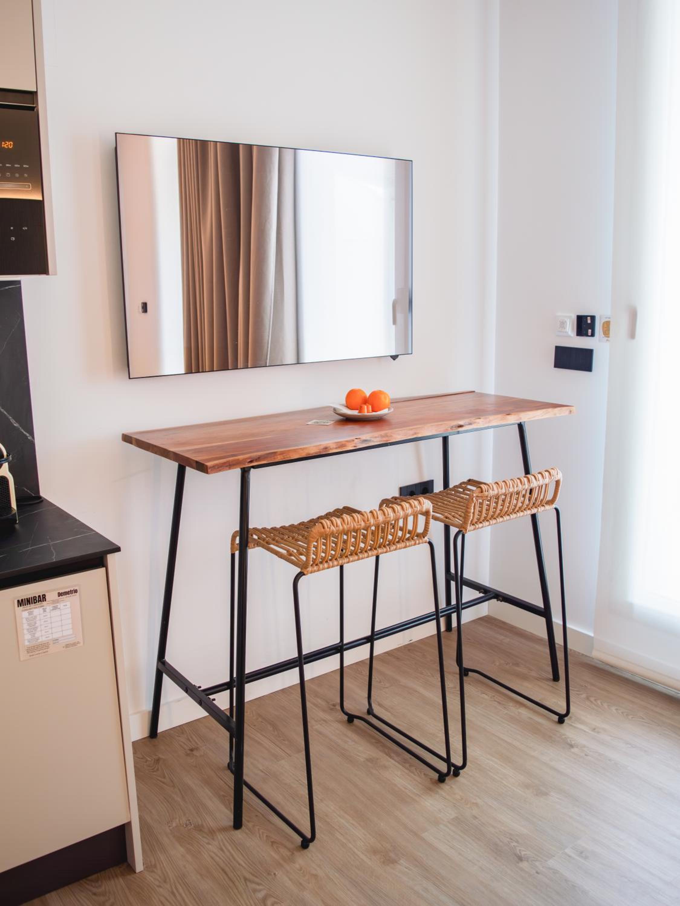One-Bedroom Loft Apartment with One Queen Bed