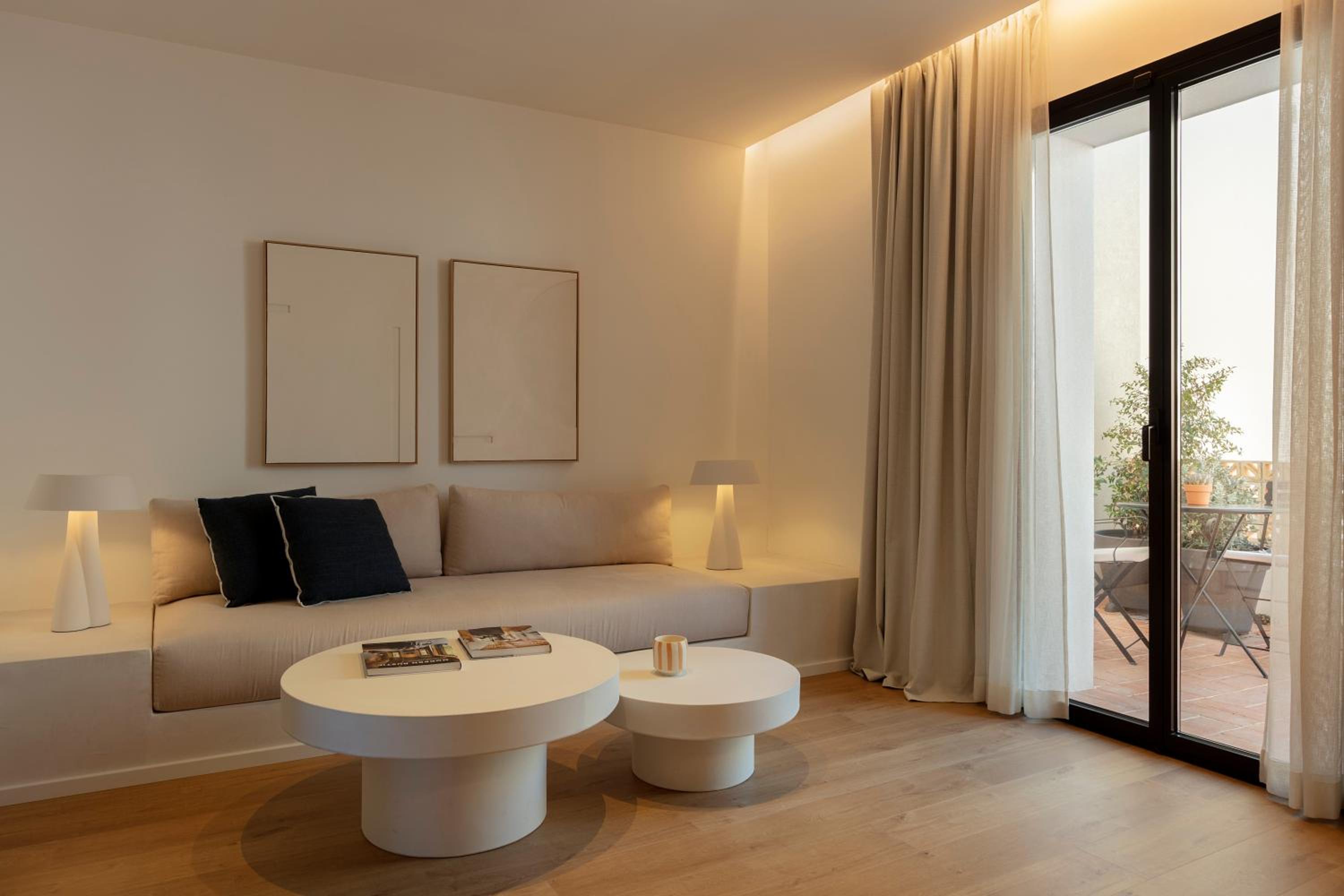 Suite with Terrace and Sea View (3 Adults)