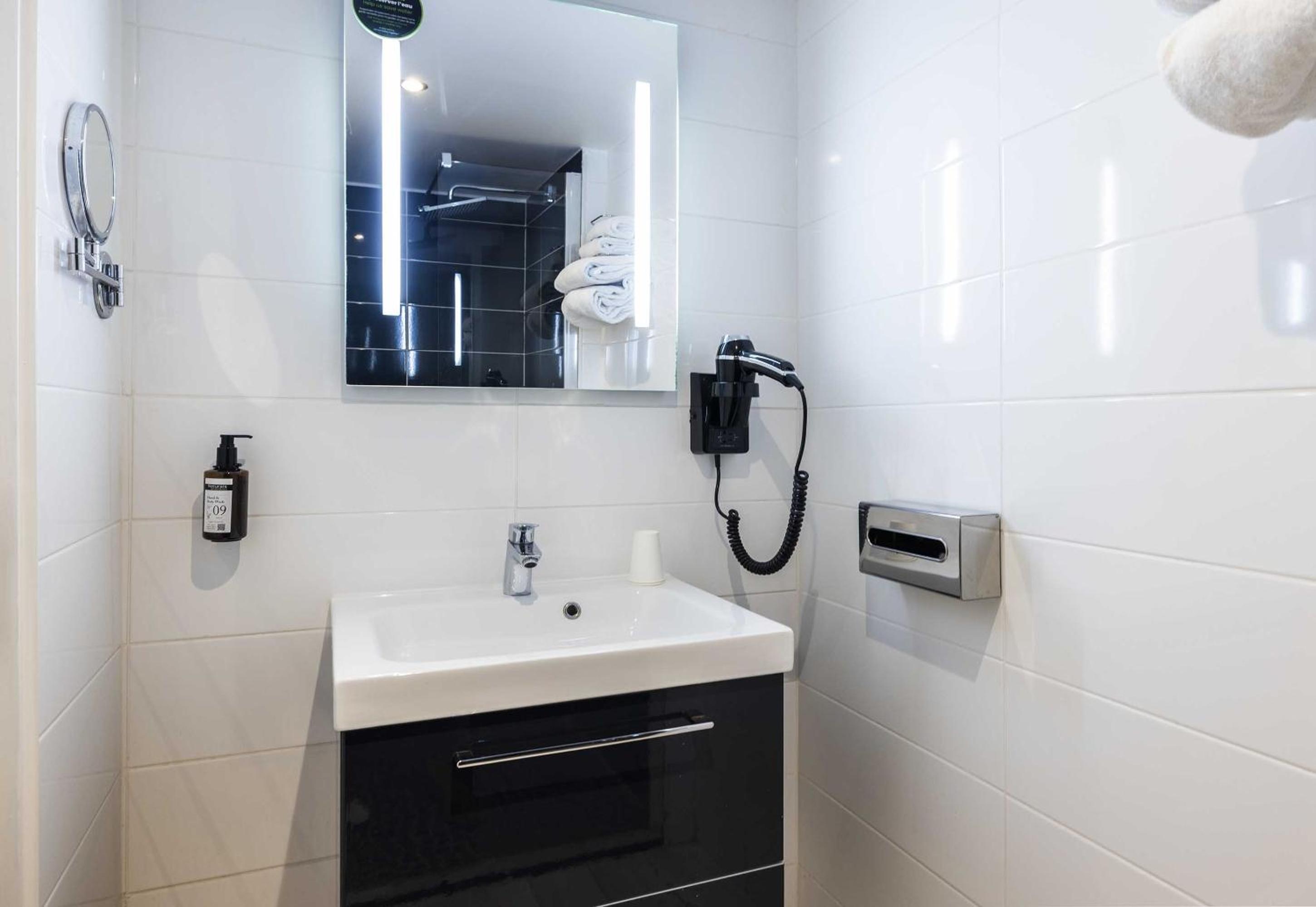 Superior Double Room - Photo 8