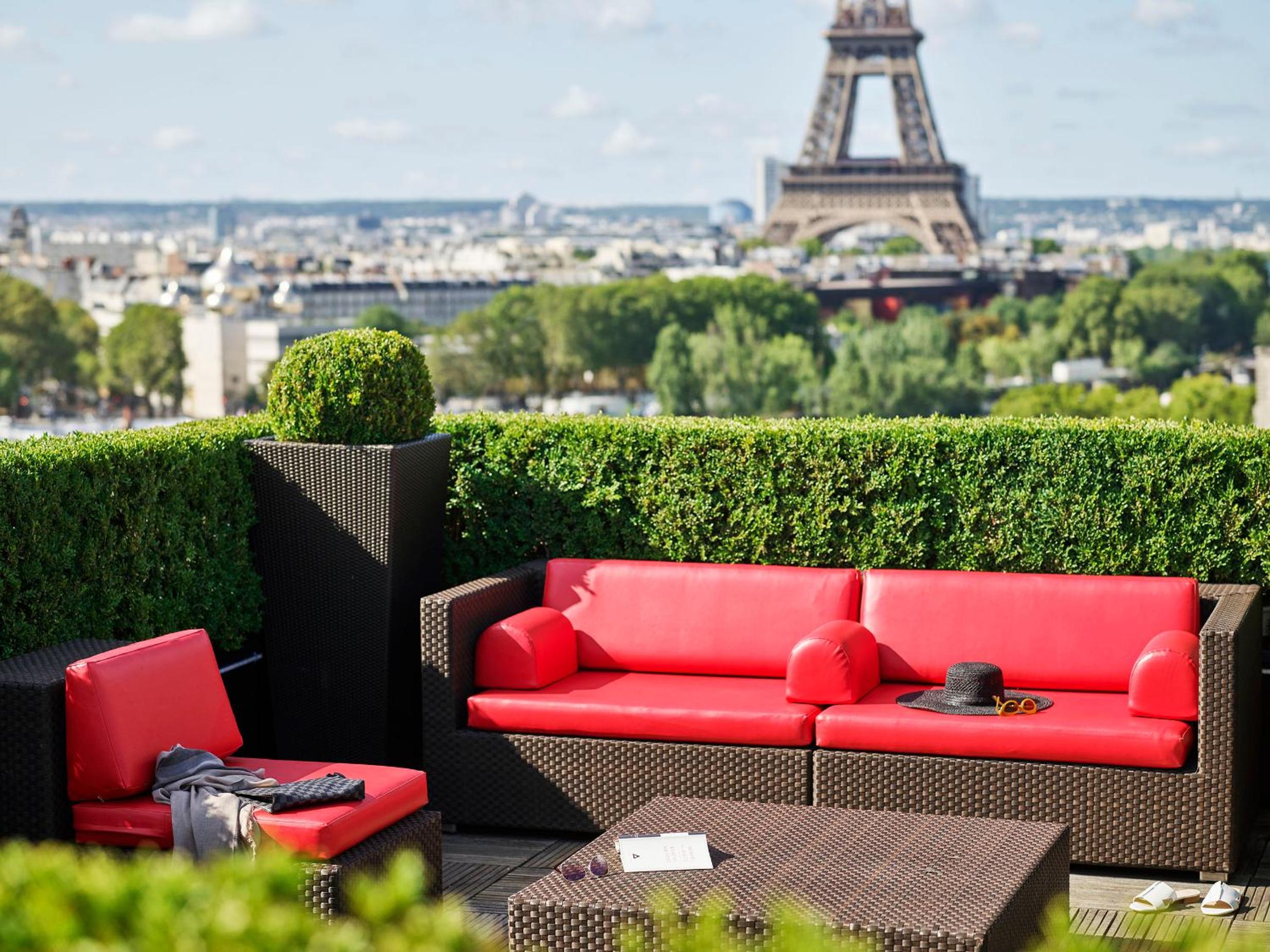 Signature Eiffel Suite