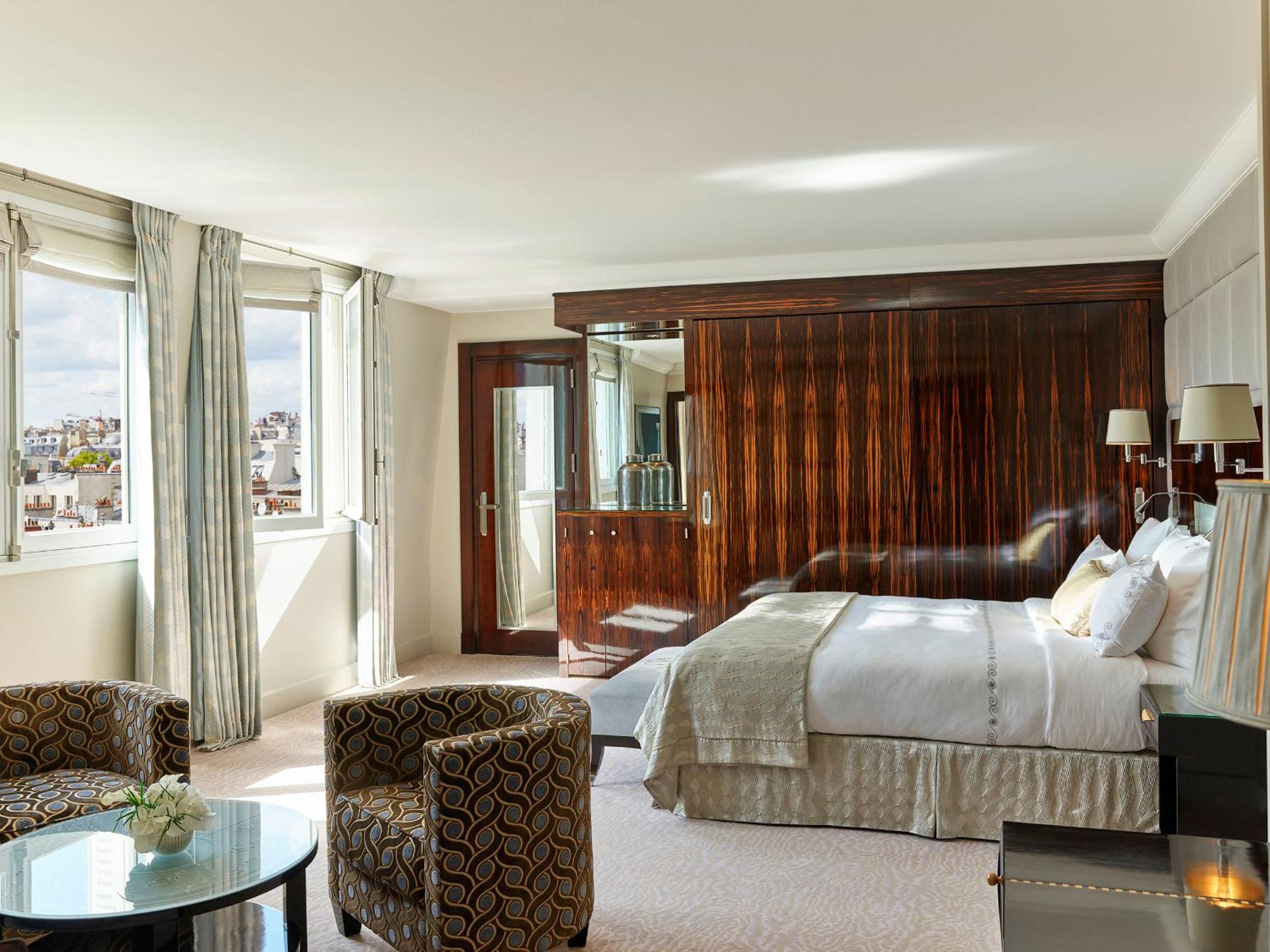 Signature Eiffel Suite