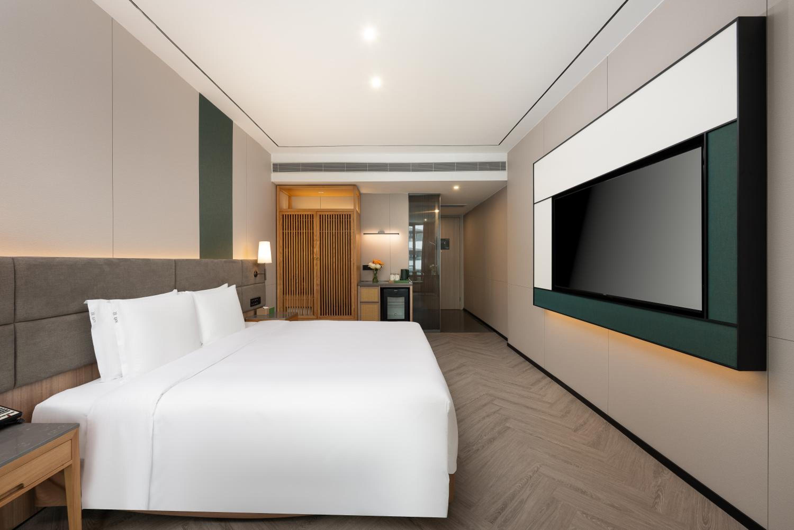 Standard King Room