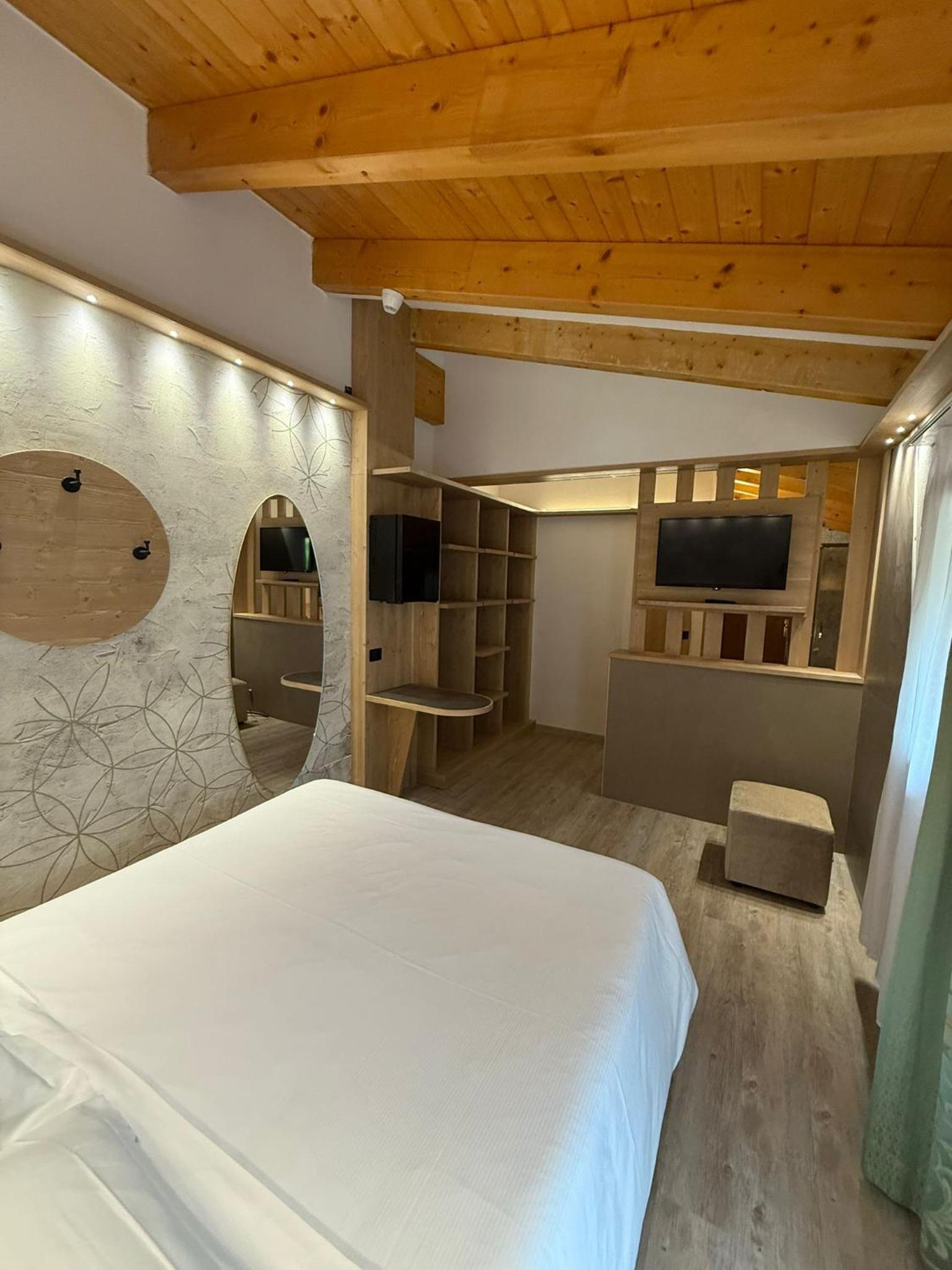 Deluxe Junior Suite