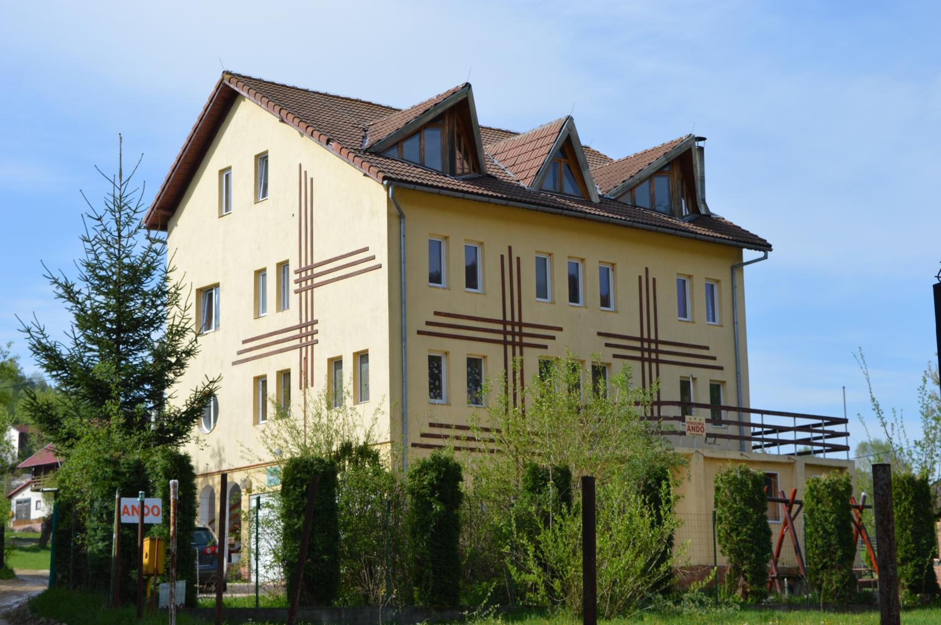 Villa (22 Adults)