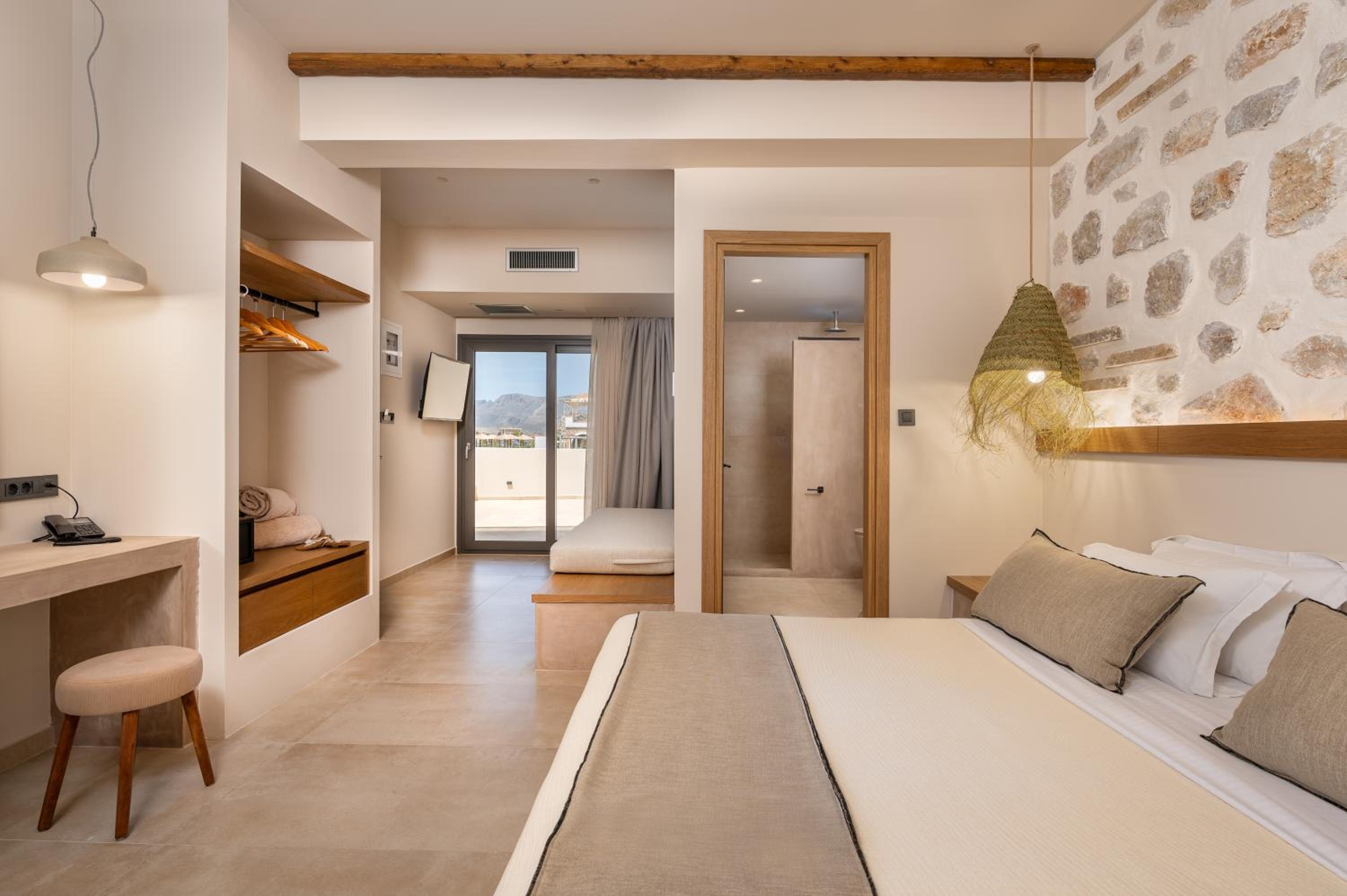 Deluxe Double Room with Side Sea View and Shared Terrace