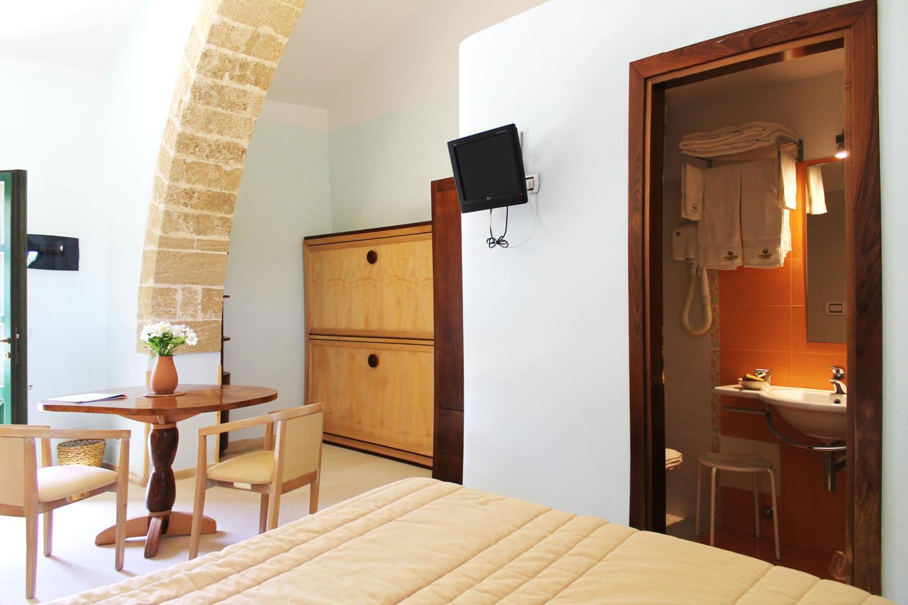 Superior Quadruple Room - Photo 1