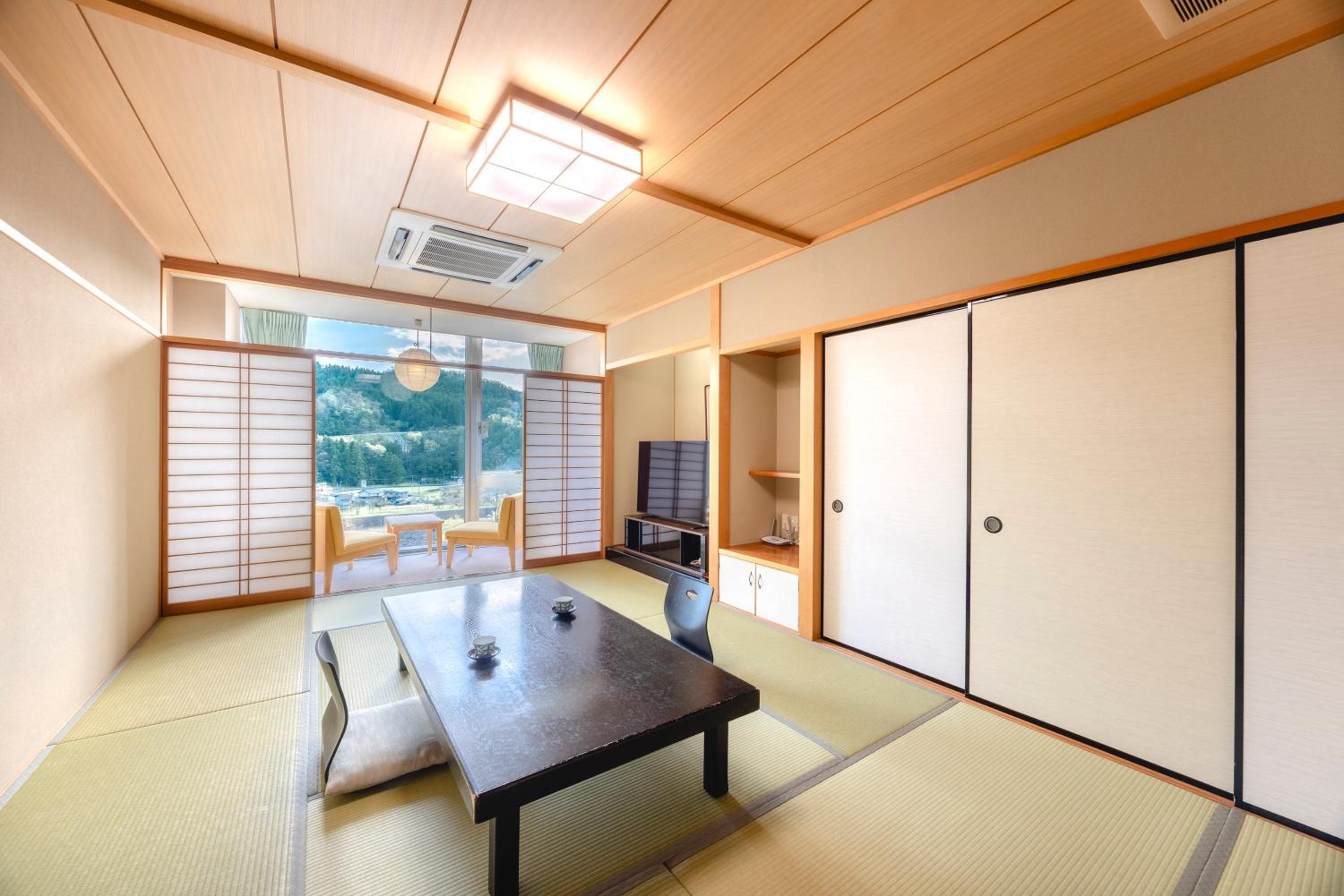 Japanese-Style Room