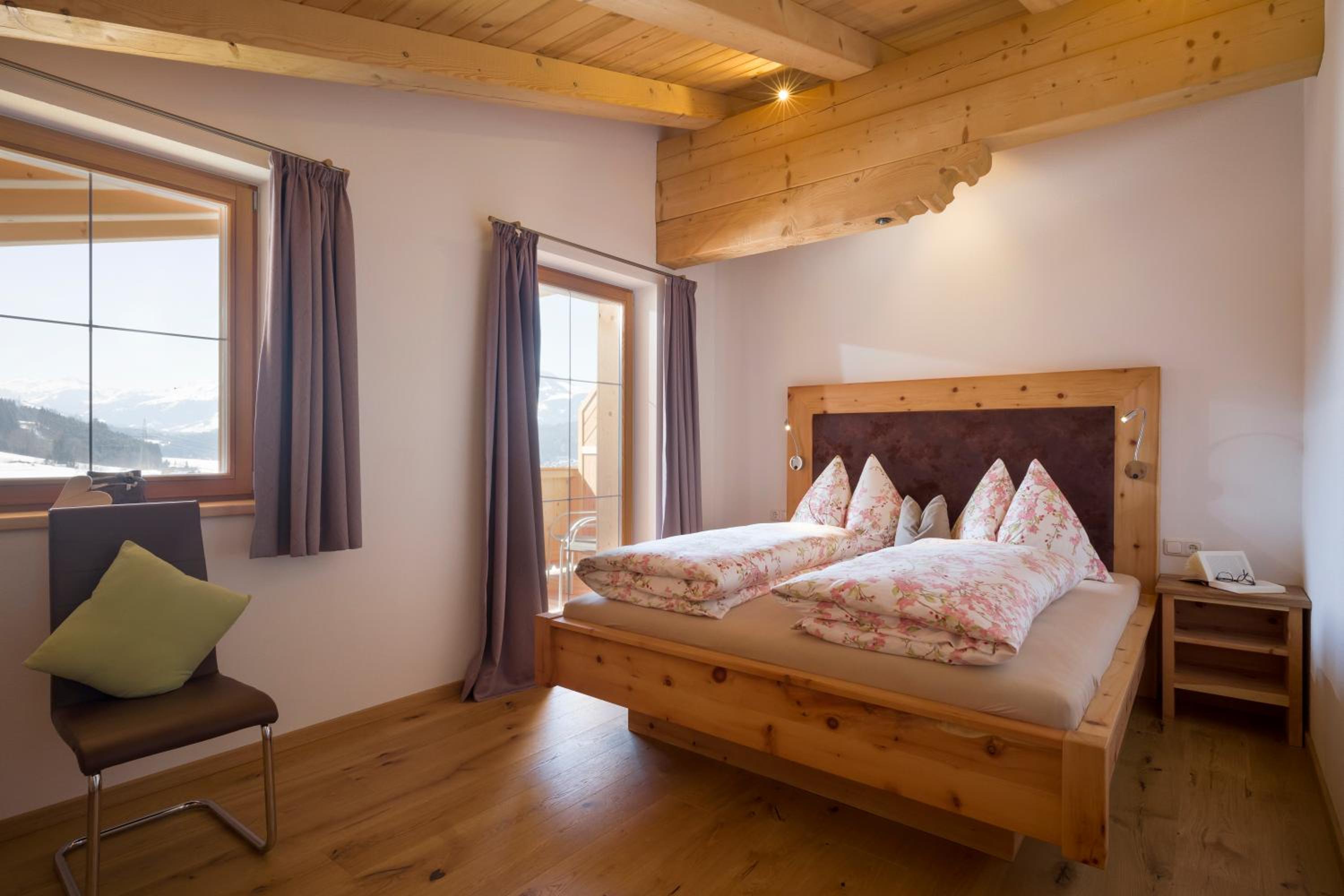 Two-Bedroom Apartment with Mountain View