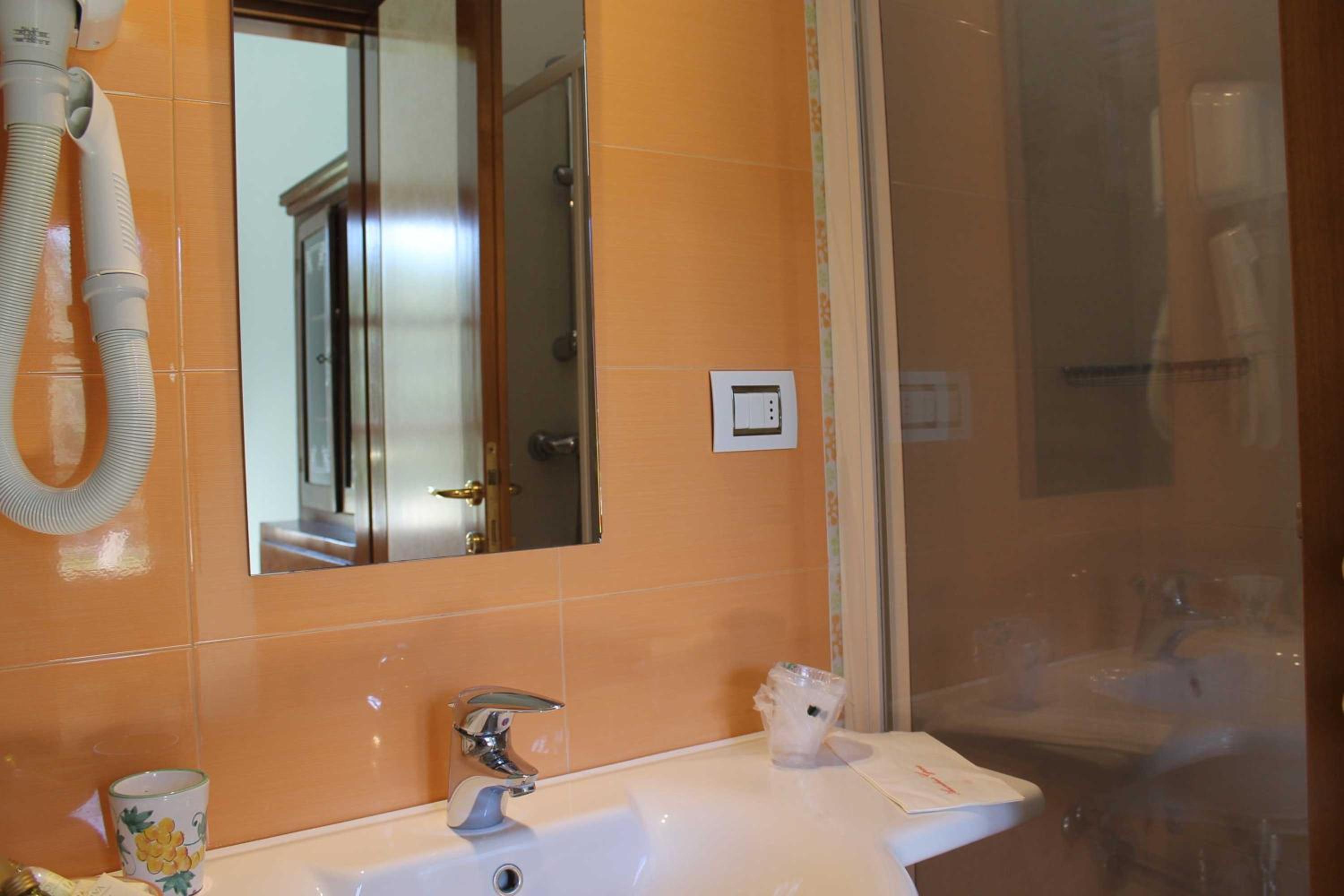 Superior Triple Room - Photo 7