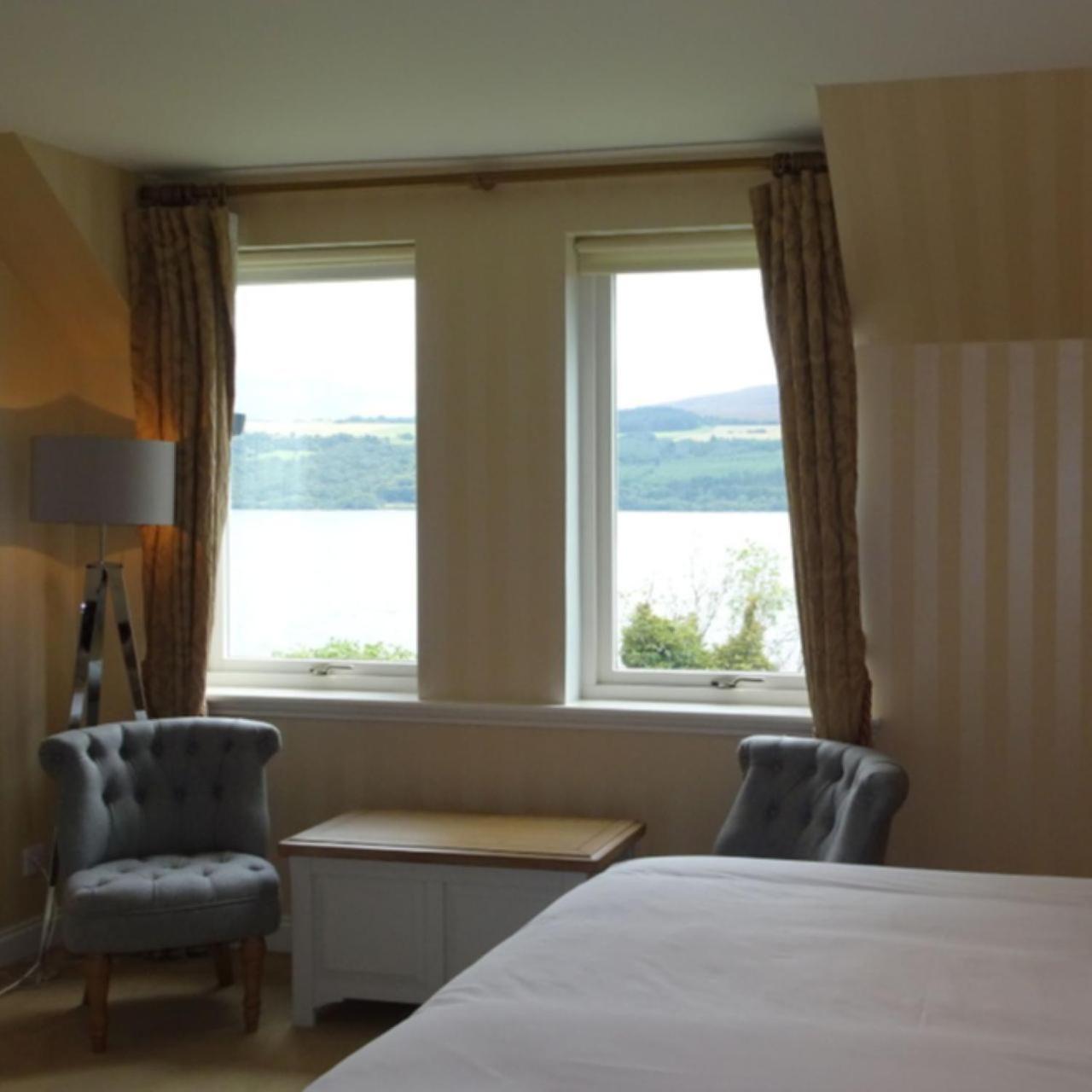 Double or Twin Room with Lake View photo 3