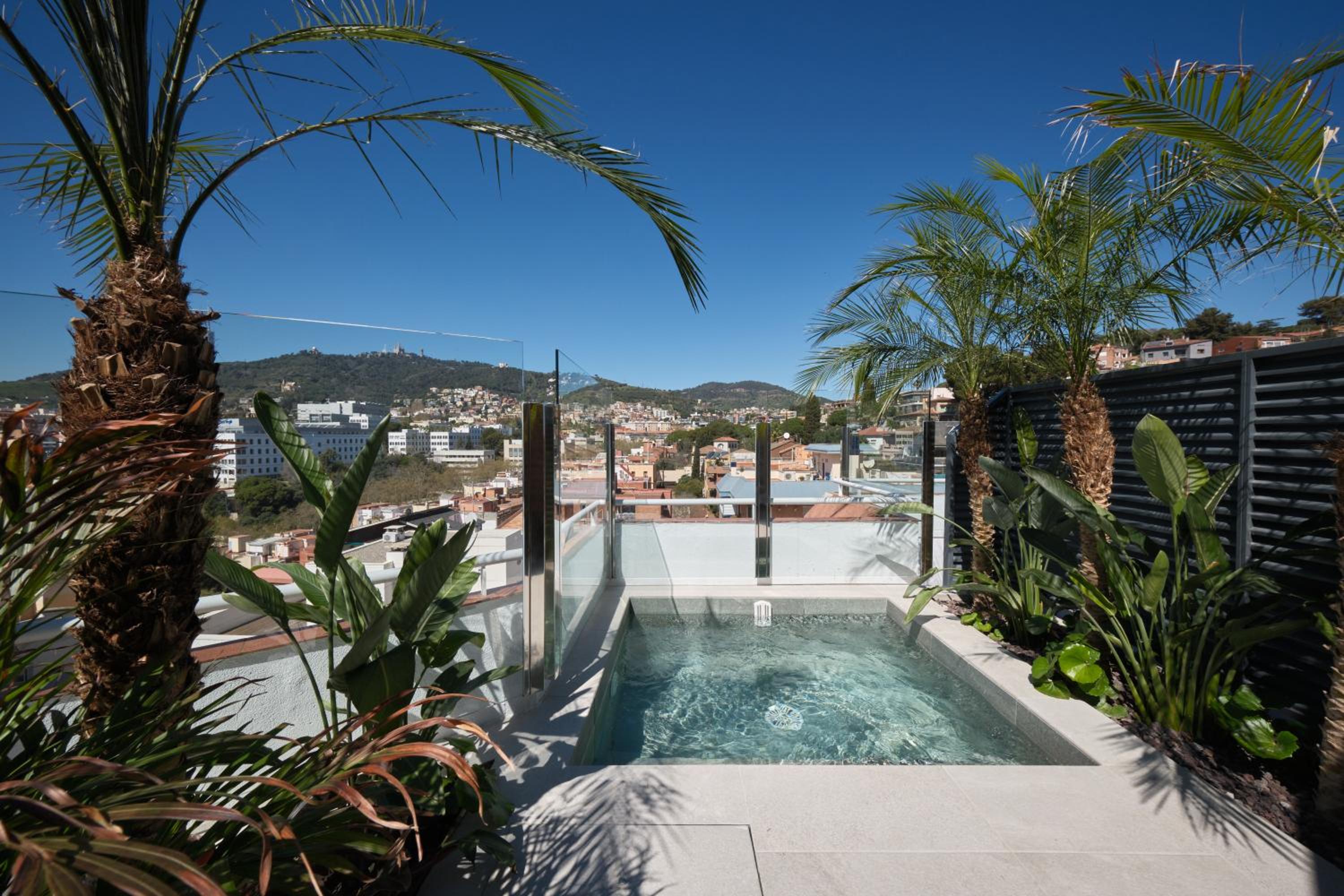 Premium Terrace Pool Room