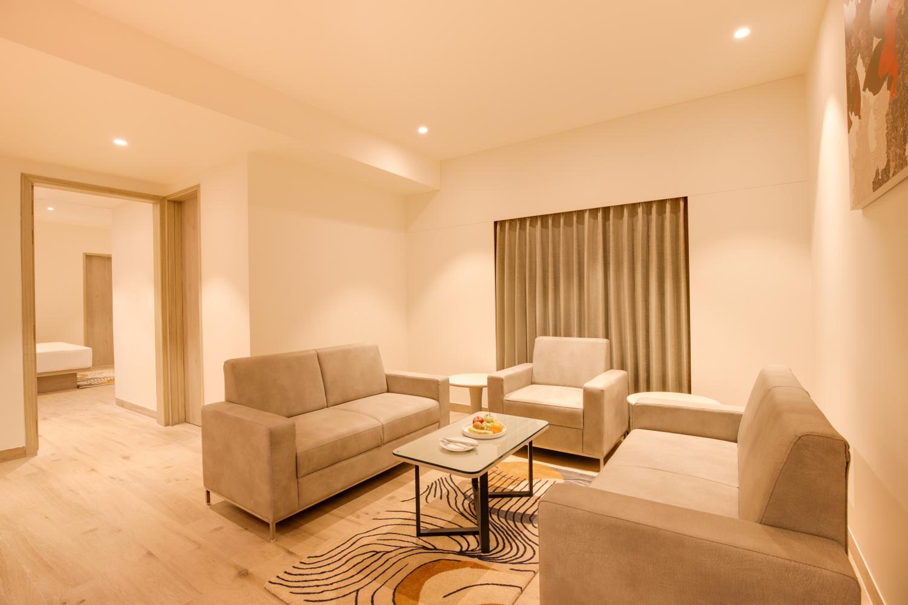 Executive Suite - Photo 7