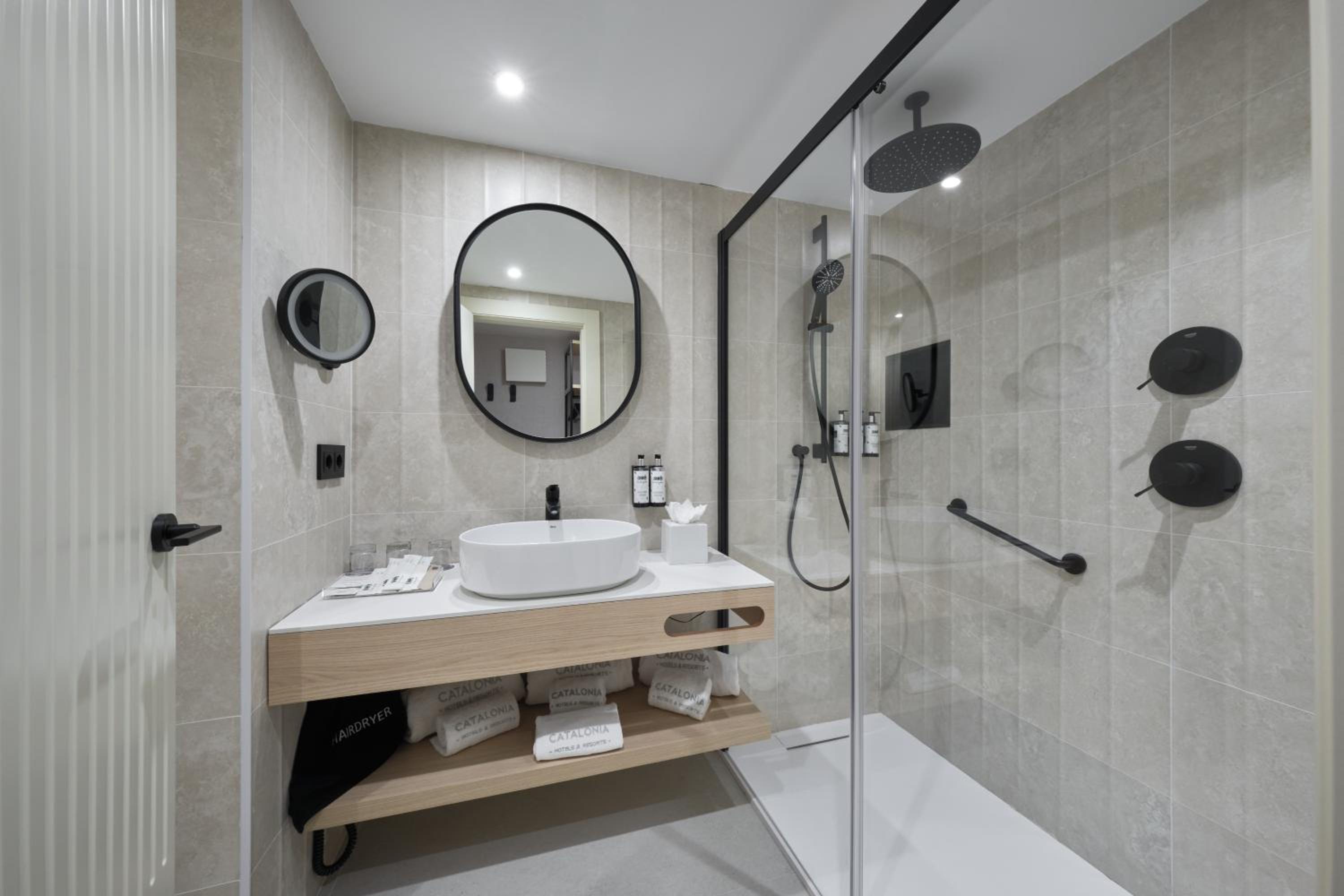 Premium Deluxe Triple Room photo 2