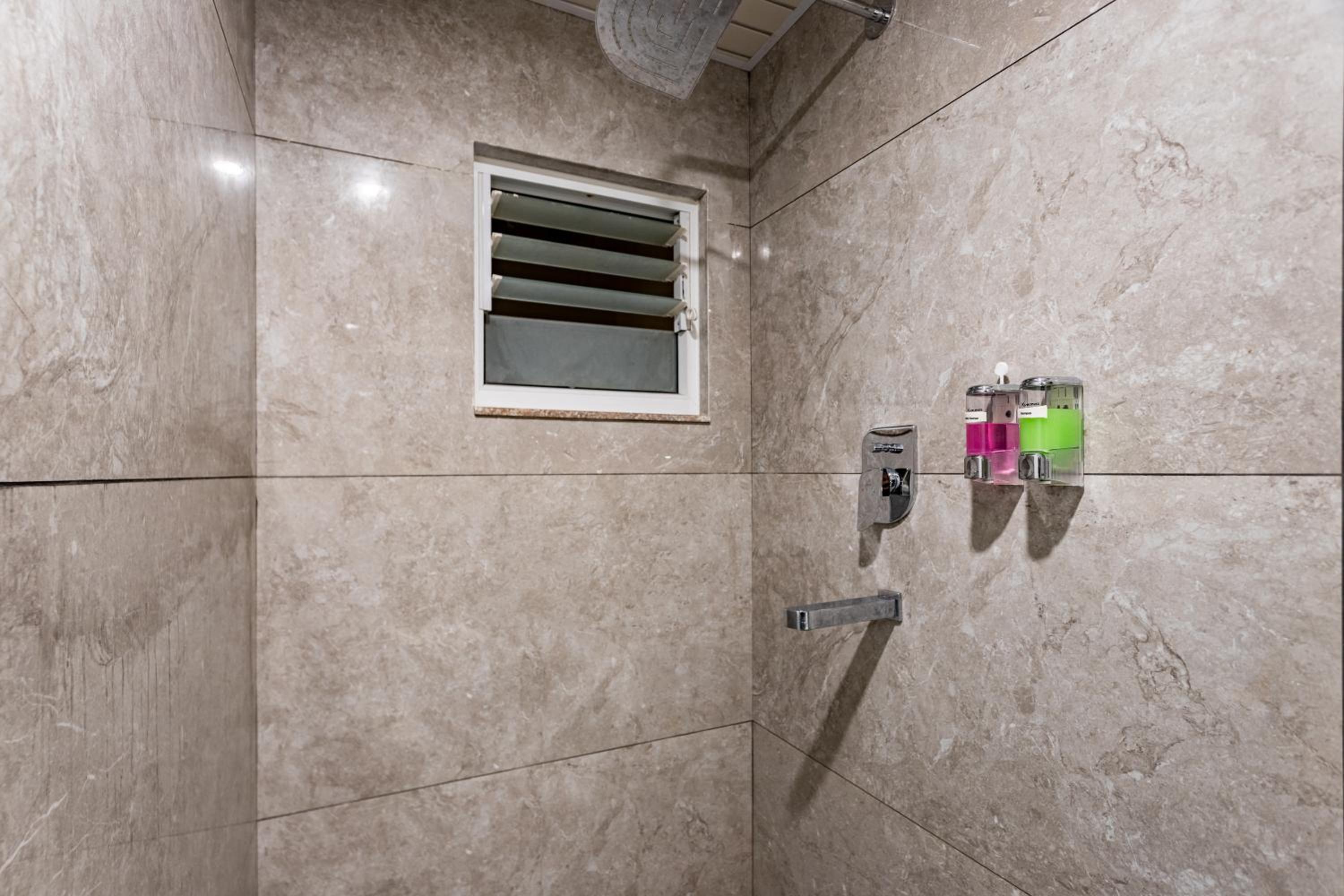 Deluxe Triple Room - Photo 7