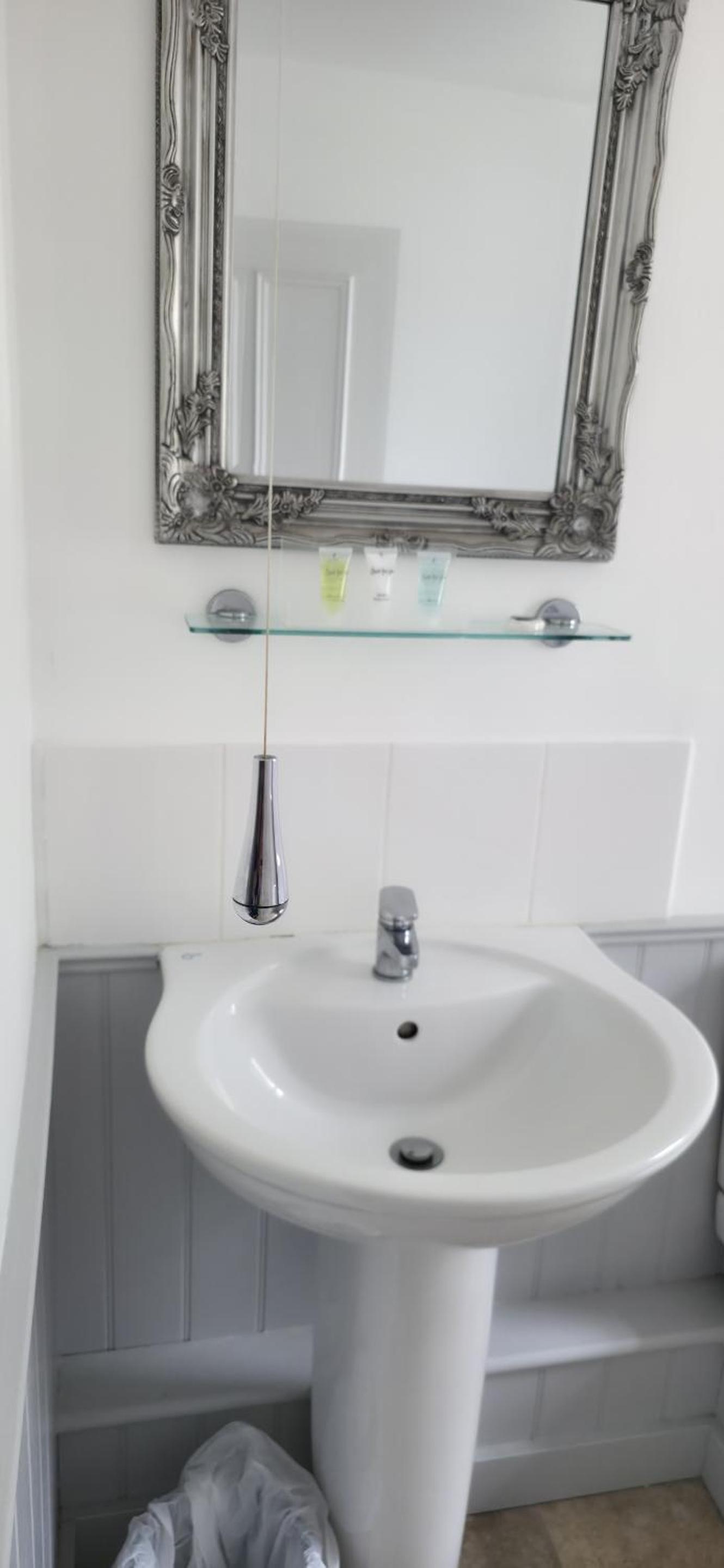 Large Double Room - Photo 2