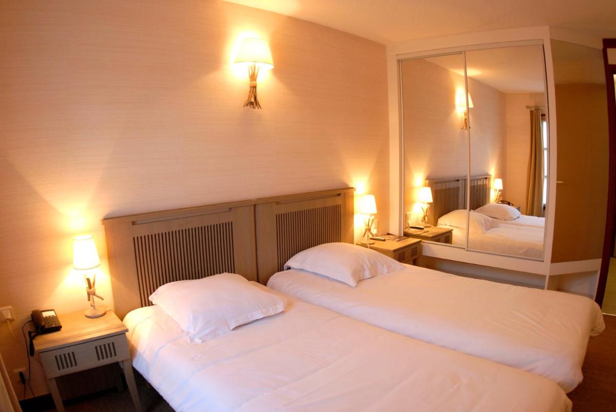 Standard Twin Room - Photo 2