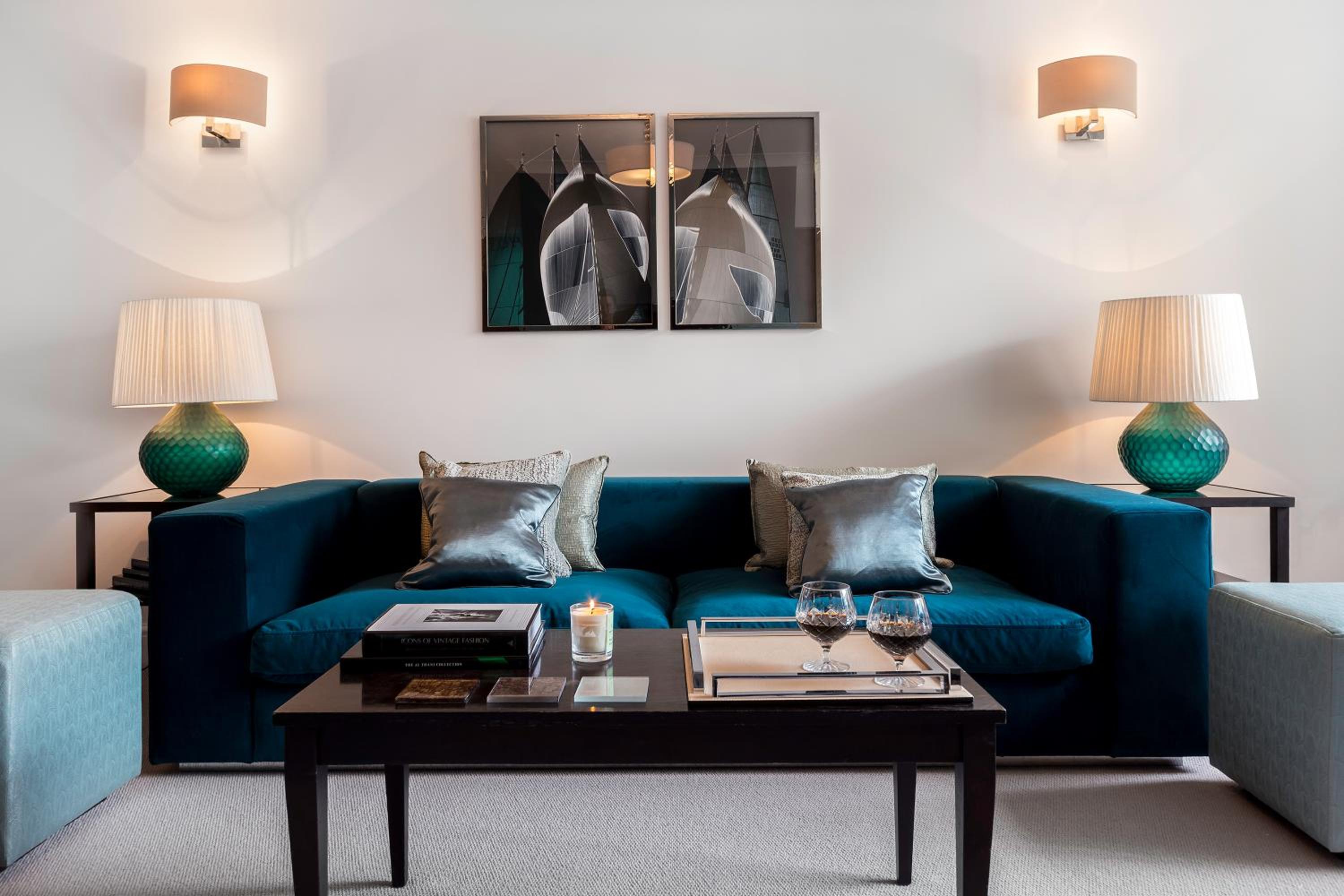 Executive One-Bedroom Apartment with Street View