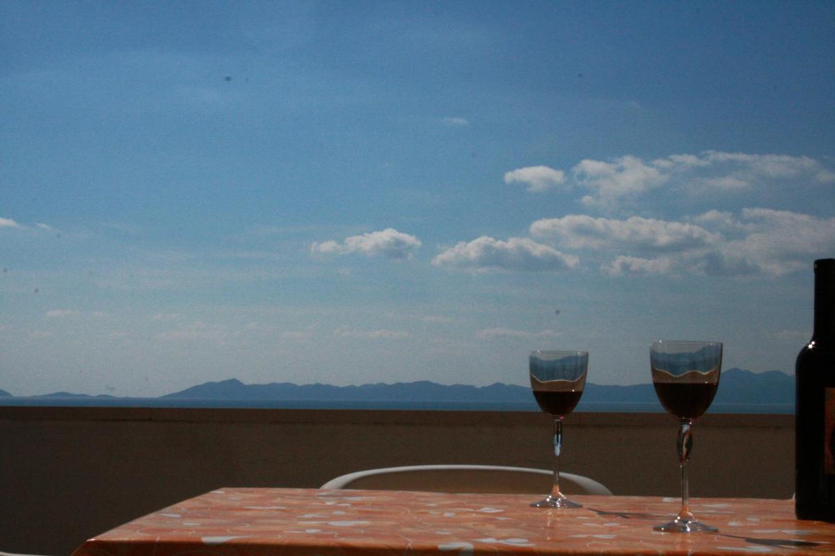 Apartment with Sea View photo 2