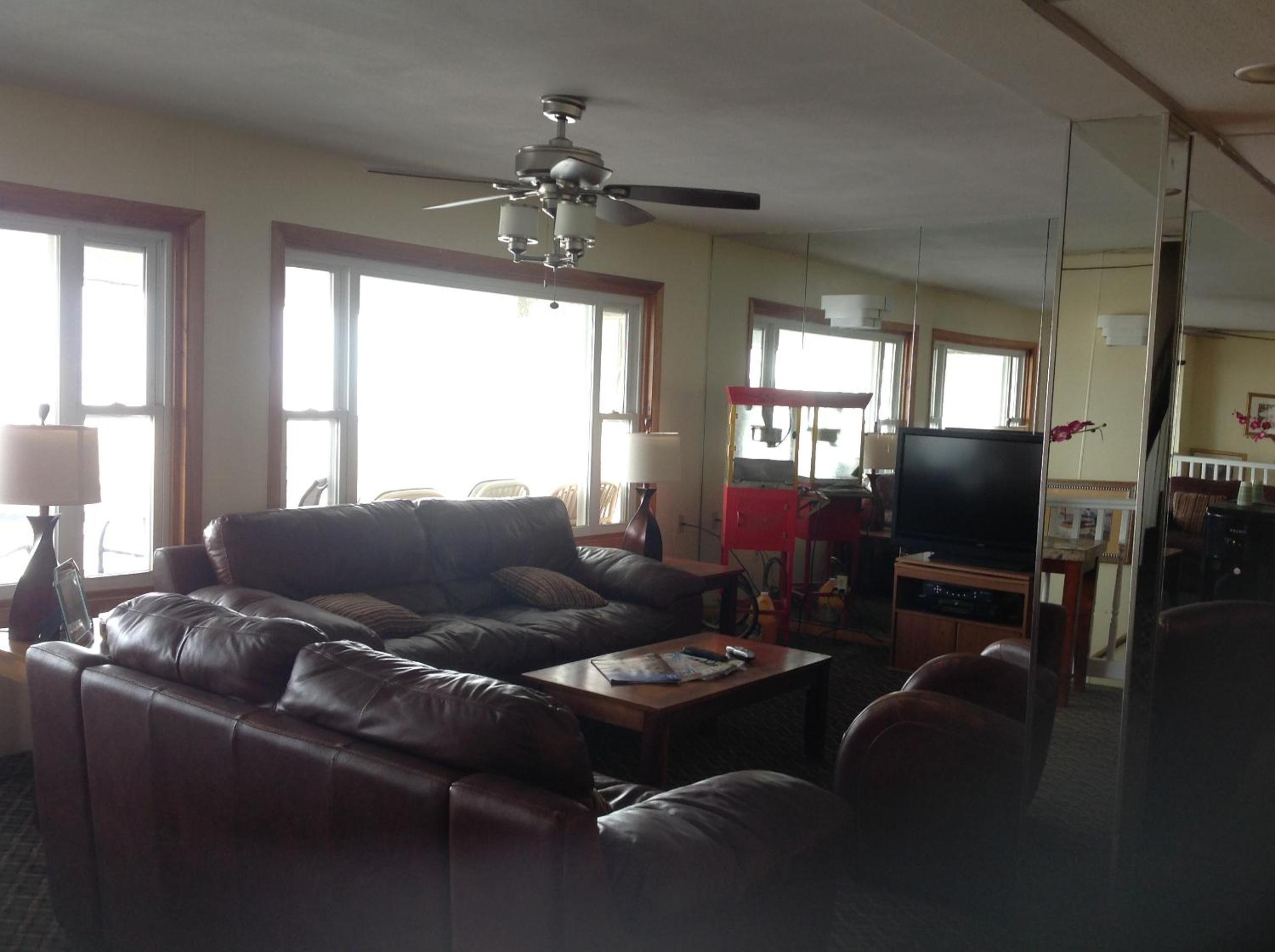 Queen Room with Two Queen Beds and Sofa Bed photo 1