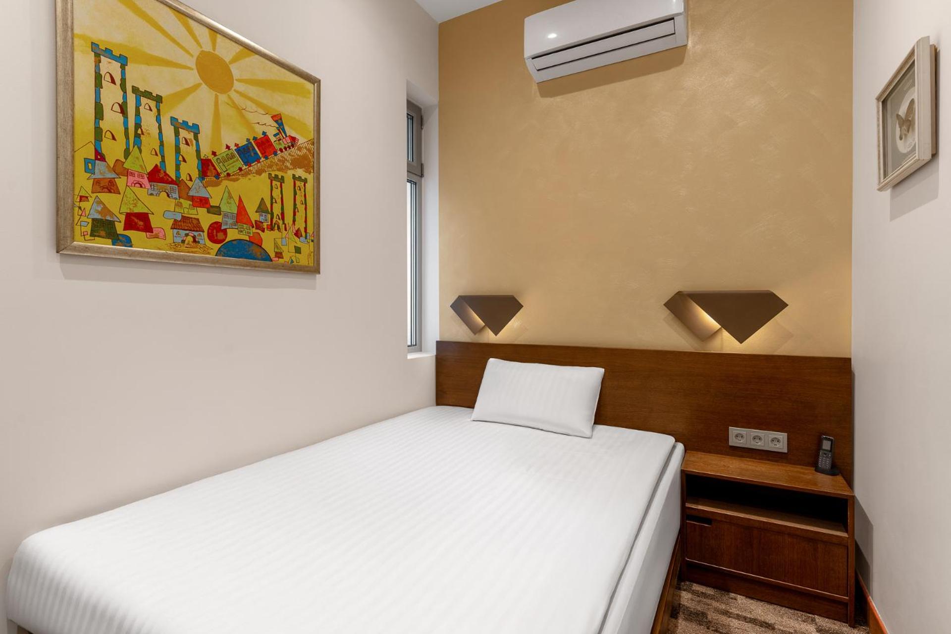 Single Room photo 3